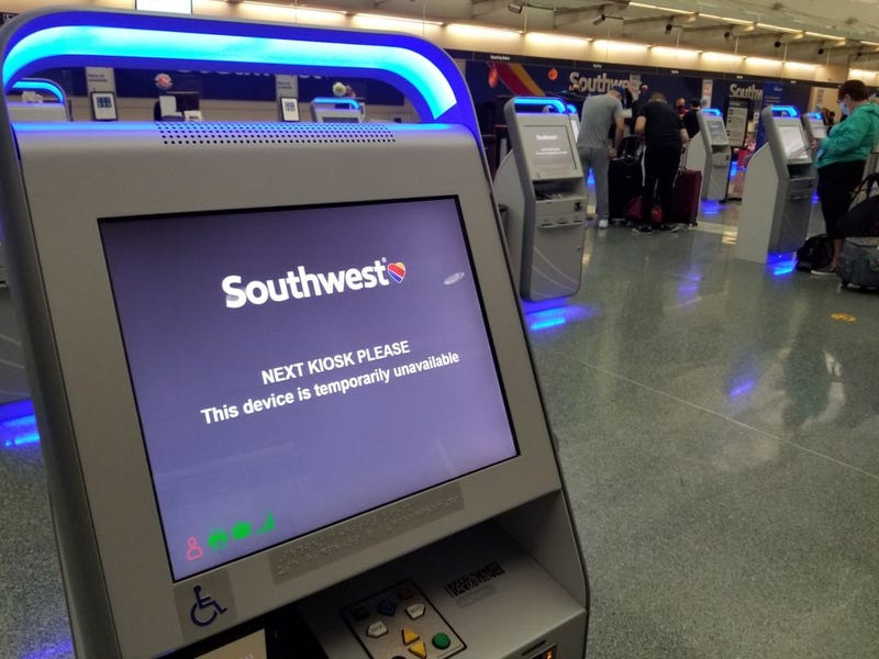 Southwest Airlines cancels more than 500 Friday flights