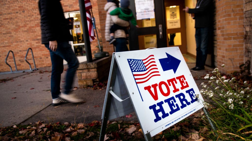 Minnesota politicians react to new redistricting maps