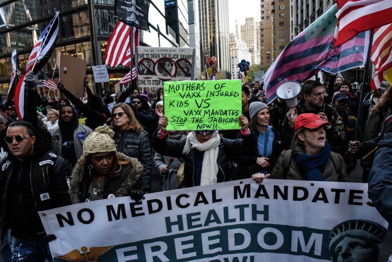 Protesters rally against vaccine mandates on November 20, 2021 in New York City