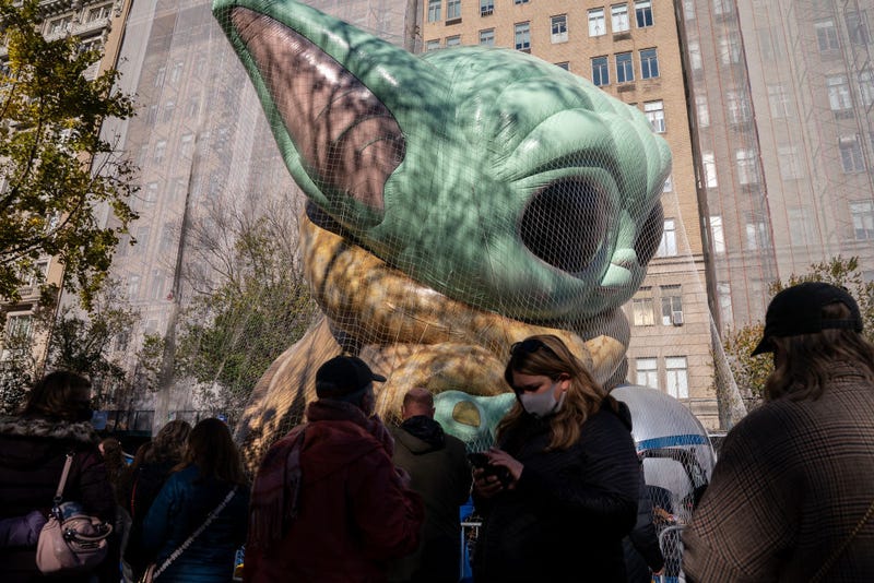 Baby Yoda balloon