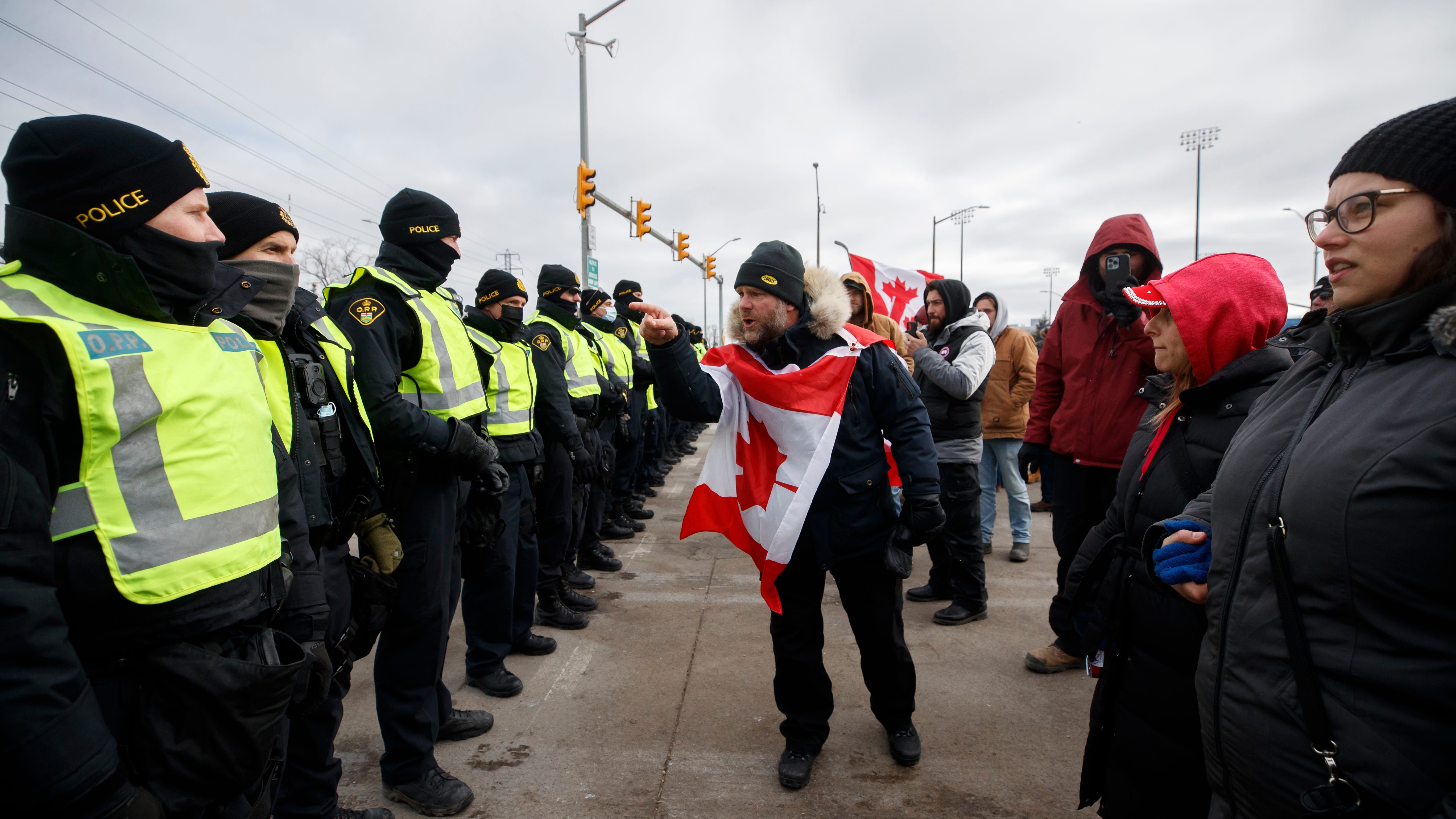 Windsor police make arrests, tow vehicles at Ambassador Bridge as protests wind down