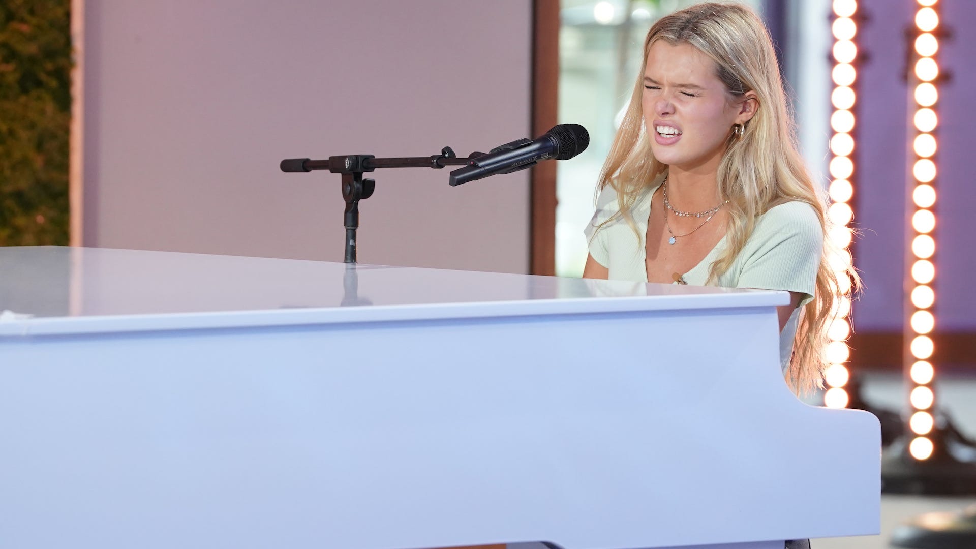 17-year-old ‘American Idol’ contestant is already declared ‘the biggest star we’ve ever seen’