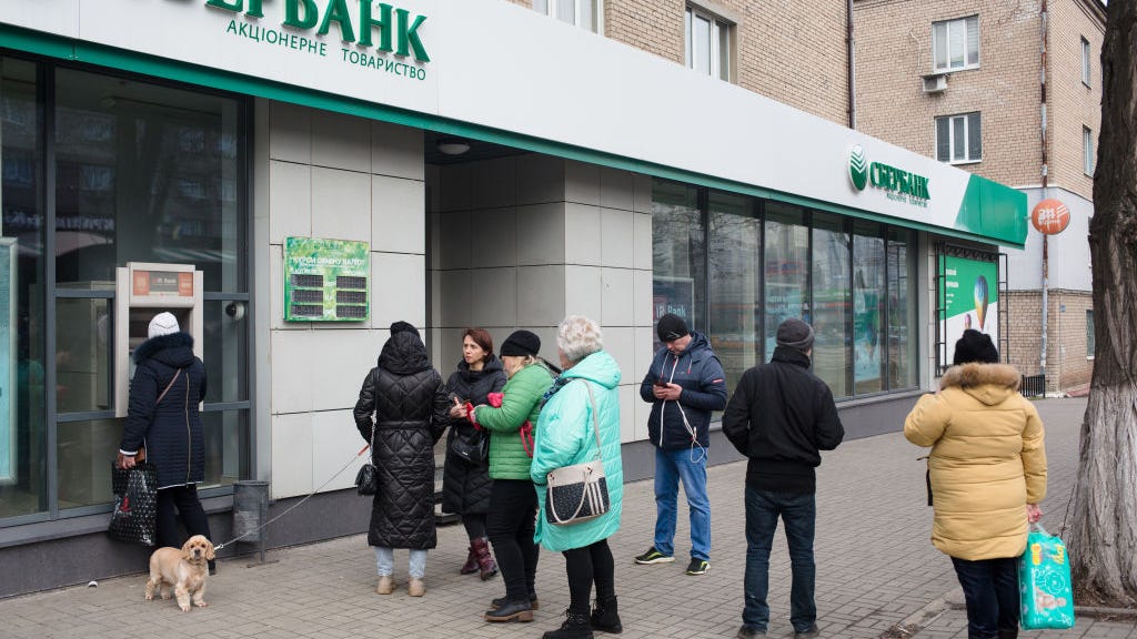 Visa suspends its Russian business operations