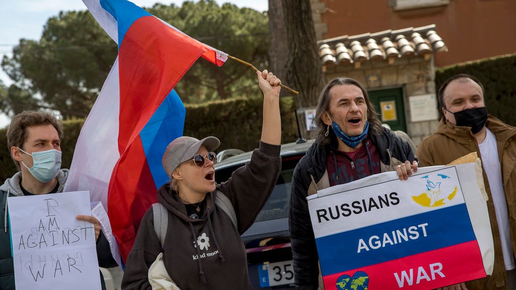 Watch: St. Louis expert details how to debunk online Russian propaganda