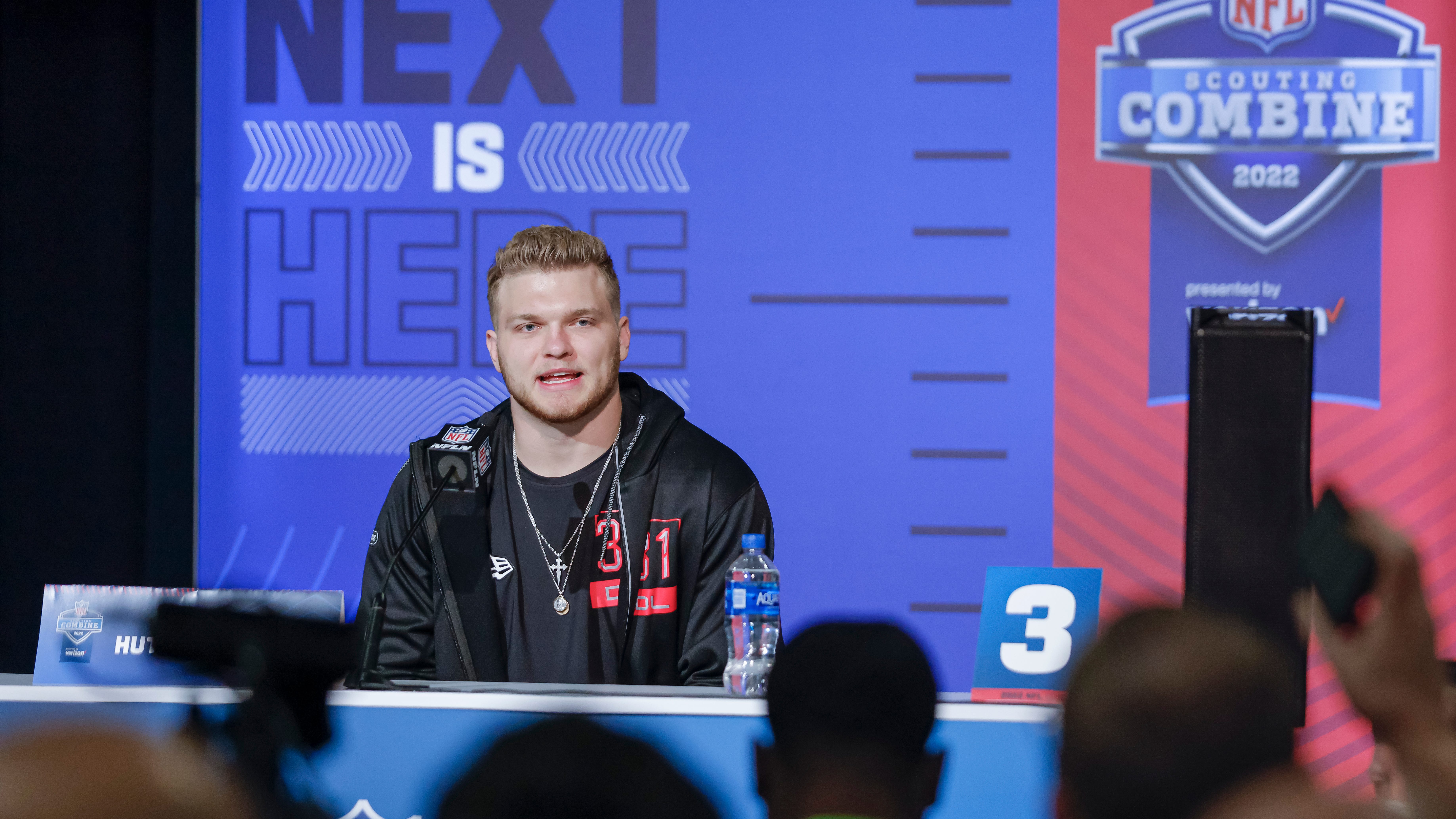 Hutchinson likes idea of landing in Detroit, where Lions need a winner