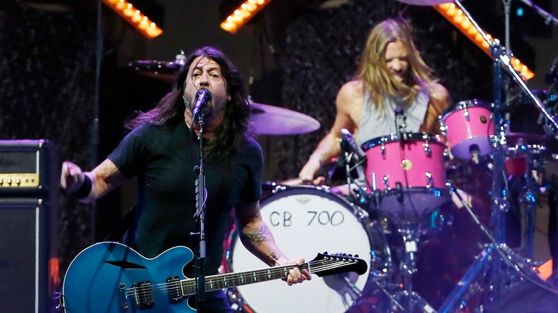 Dave Grohl and Taylor Hawkins of Foo Fighters
