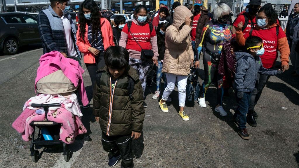 Texas Governor Abbott, 25 other GOP governors to form "border strike force"