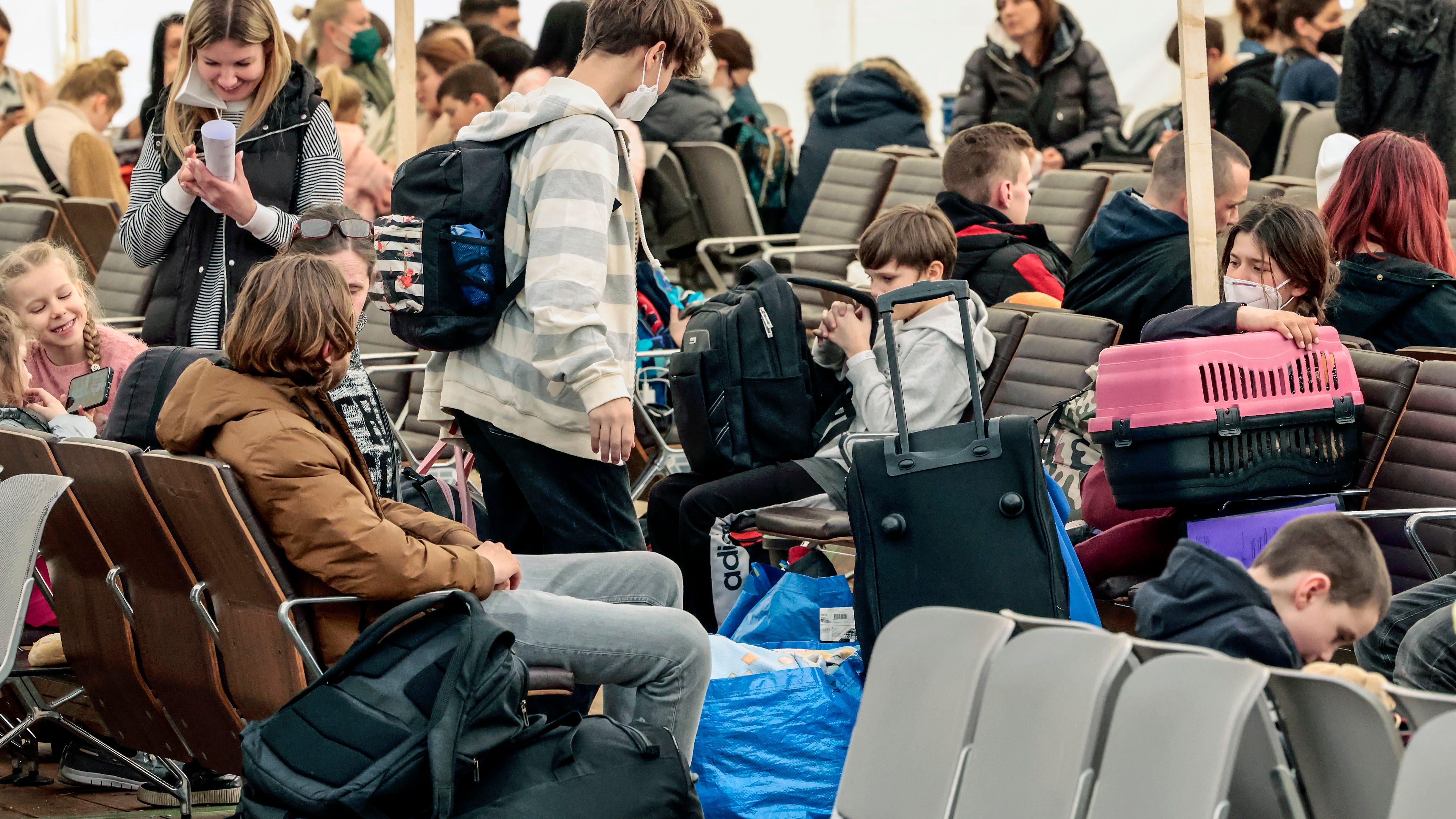 US to receive 100,000 Ukraine refugees — so how will this work?