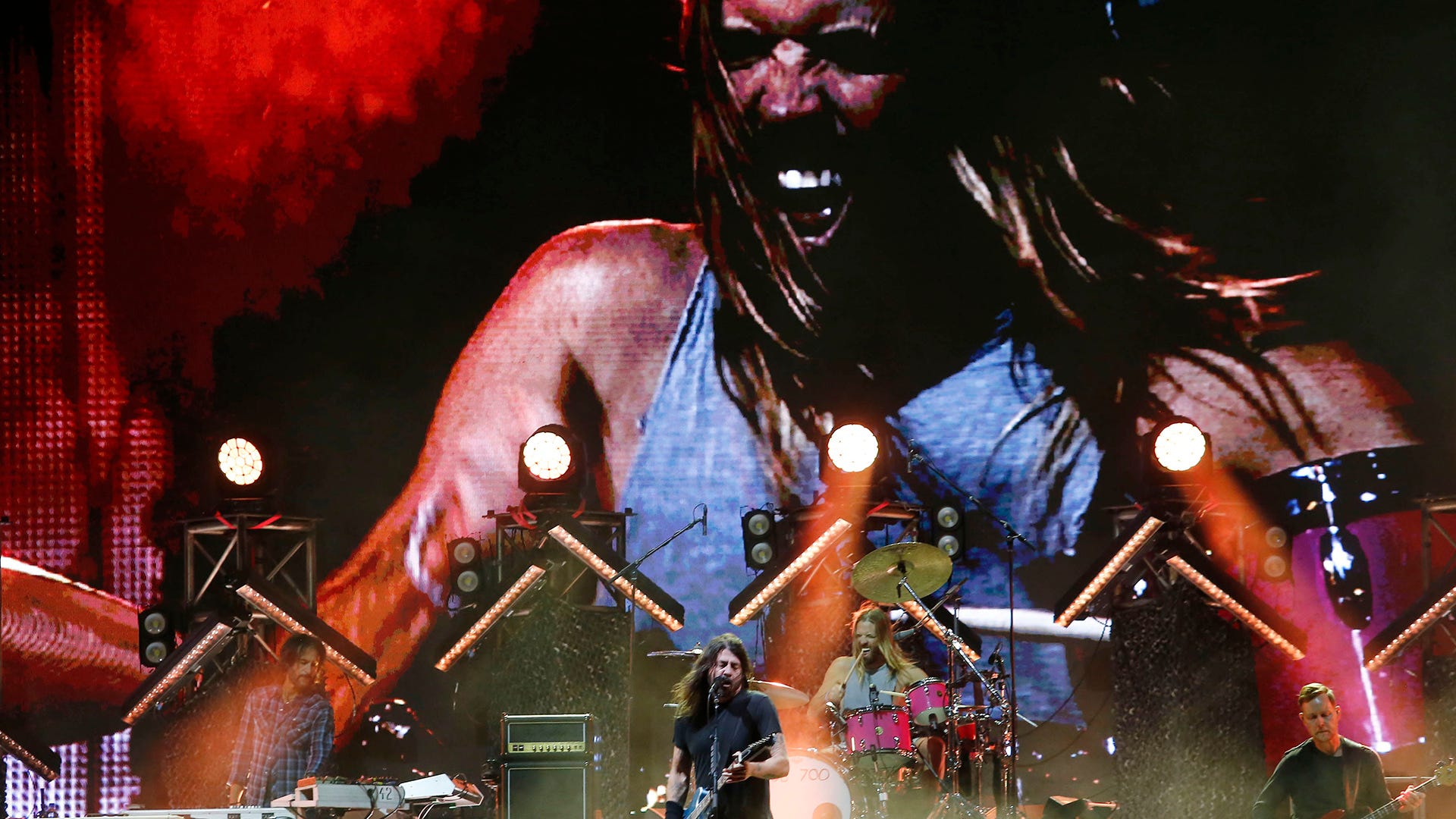 Foo Fighters cancel all remaining tour dates following the loss of Taylor Hawkins