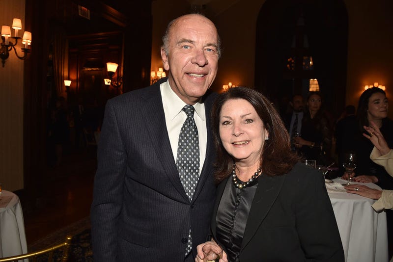 Al Trautwig and Cathy Trautwig attend MedShare Share The Good Gala at Private Venue on April 4, 2022 in New York City.
