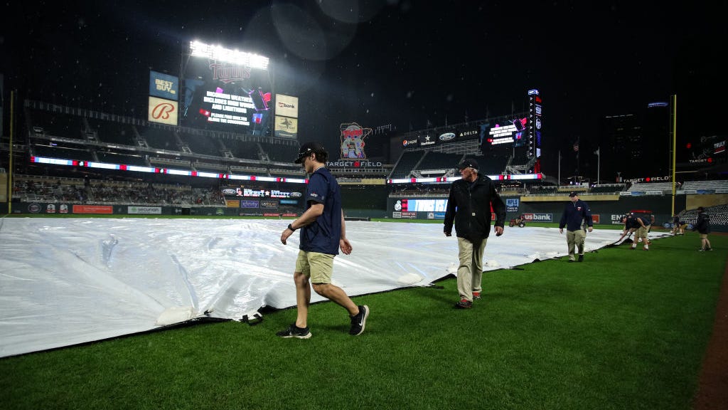 Twins postponed due to weather; Teams will pick up in 4th inning as part of Thursday doubleheader