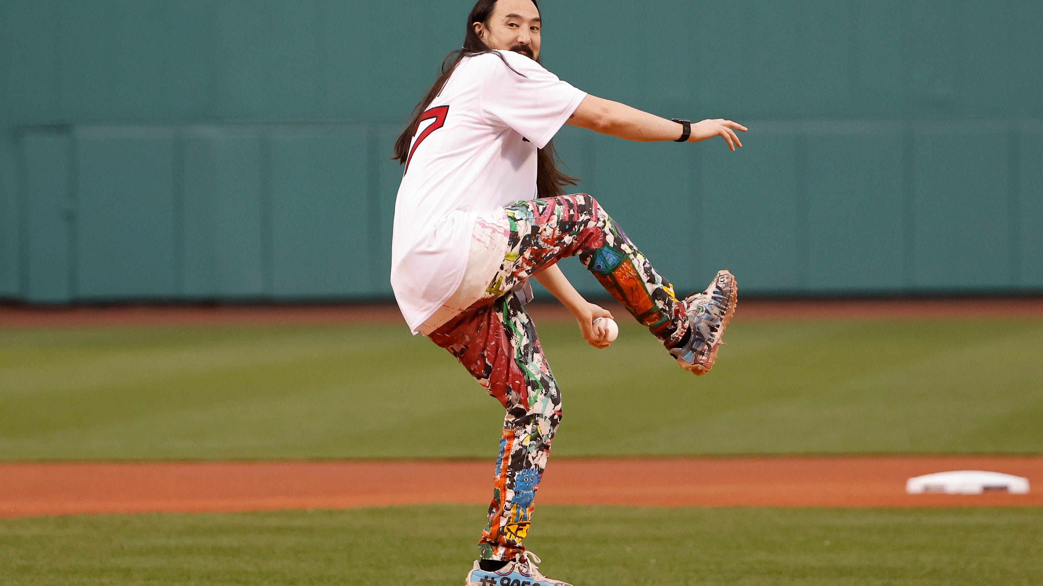 Was Steve Aoki's first pitch worse than 50 Cent's?