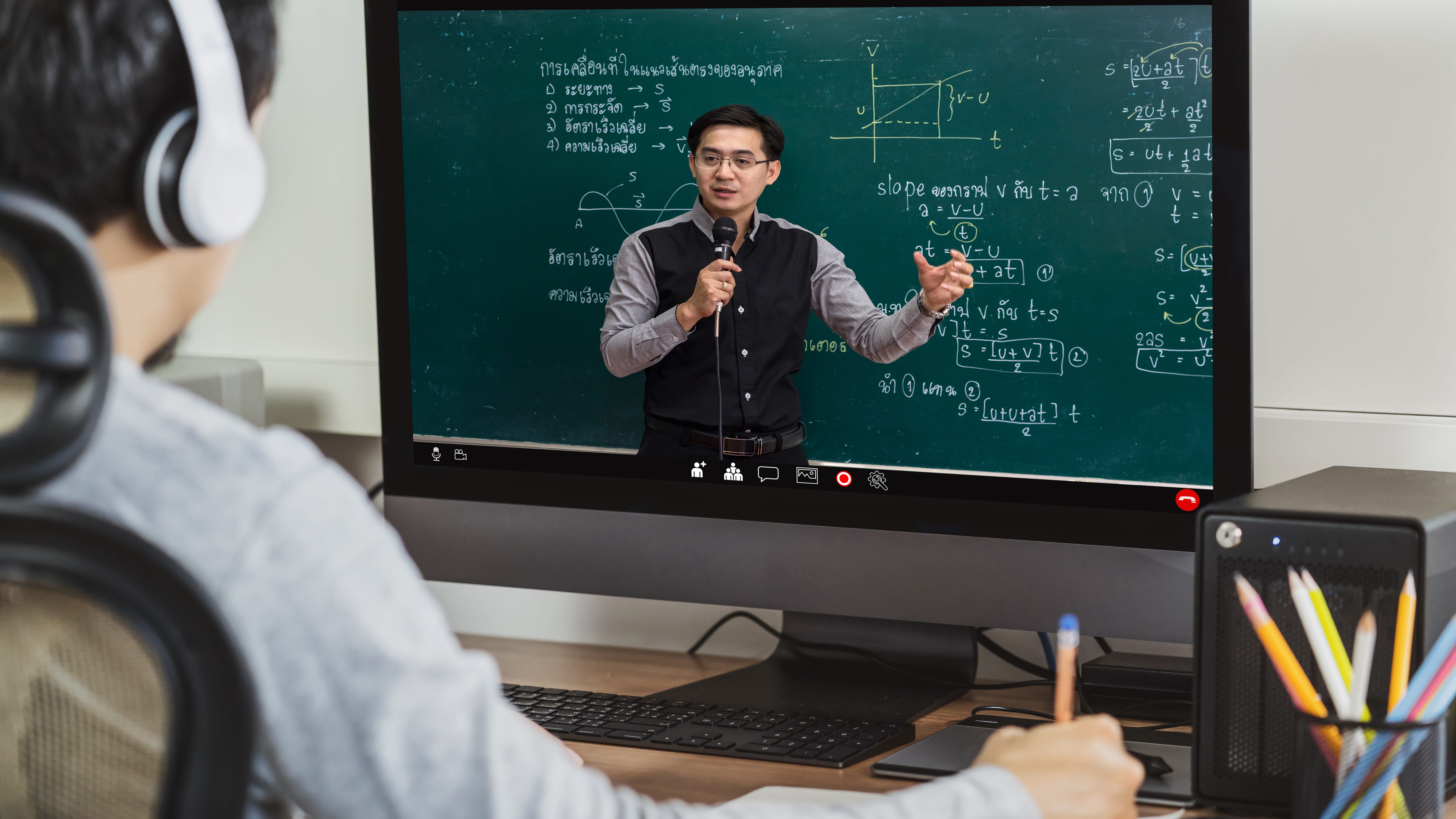 Many U-46 students would like remote learning option to continue into future