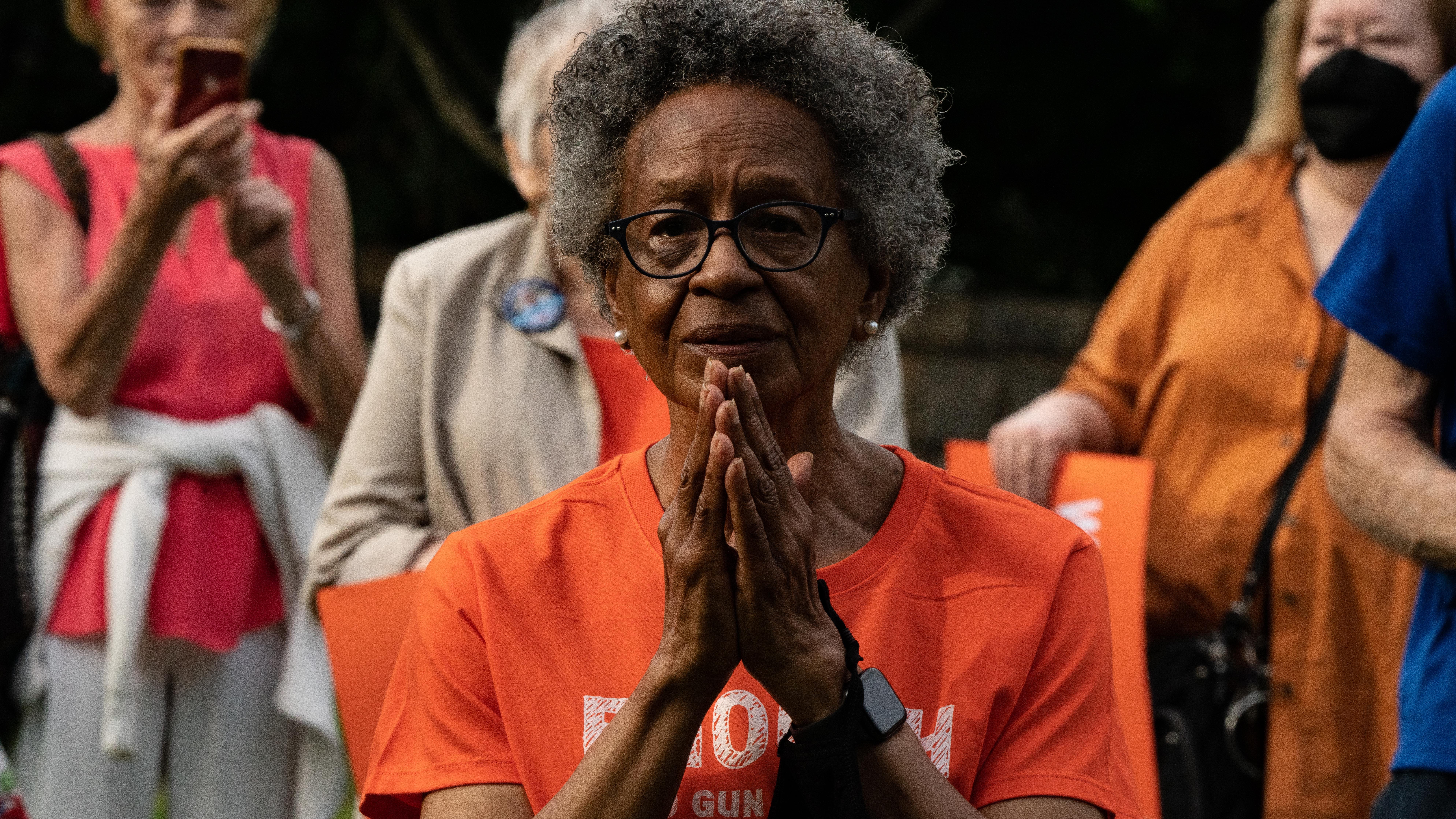 Parents of Hadiya Pendleton lead Wear Orange gun control event in Chicago's Bronzeville neighborhood