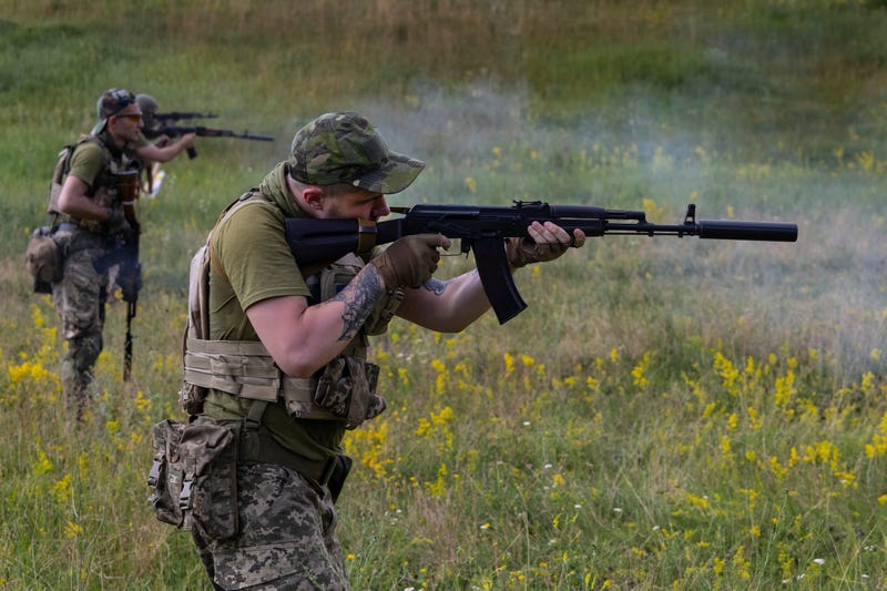 Ukrainian soldiers training with weapons. Not the specific type of weaponry allegedly trafficked by the defendants.