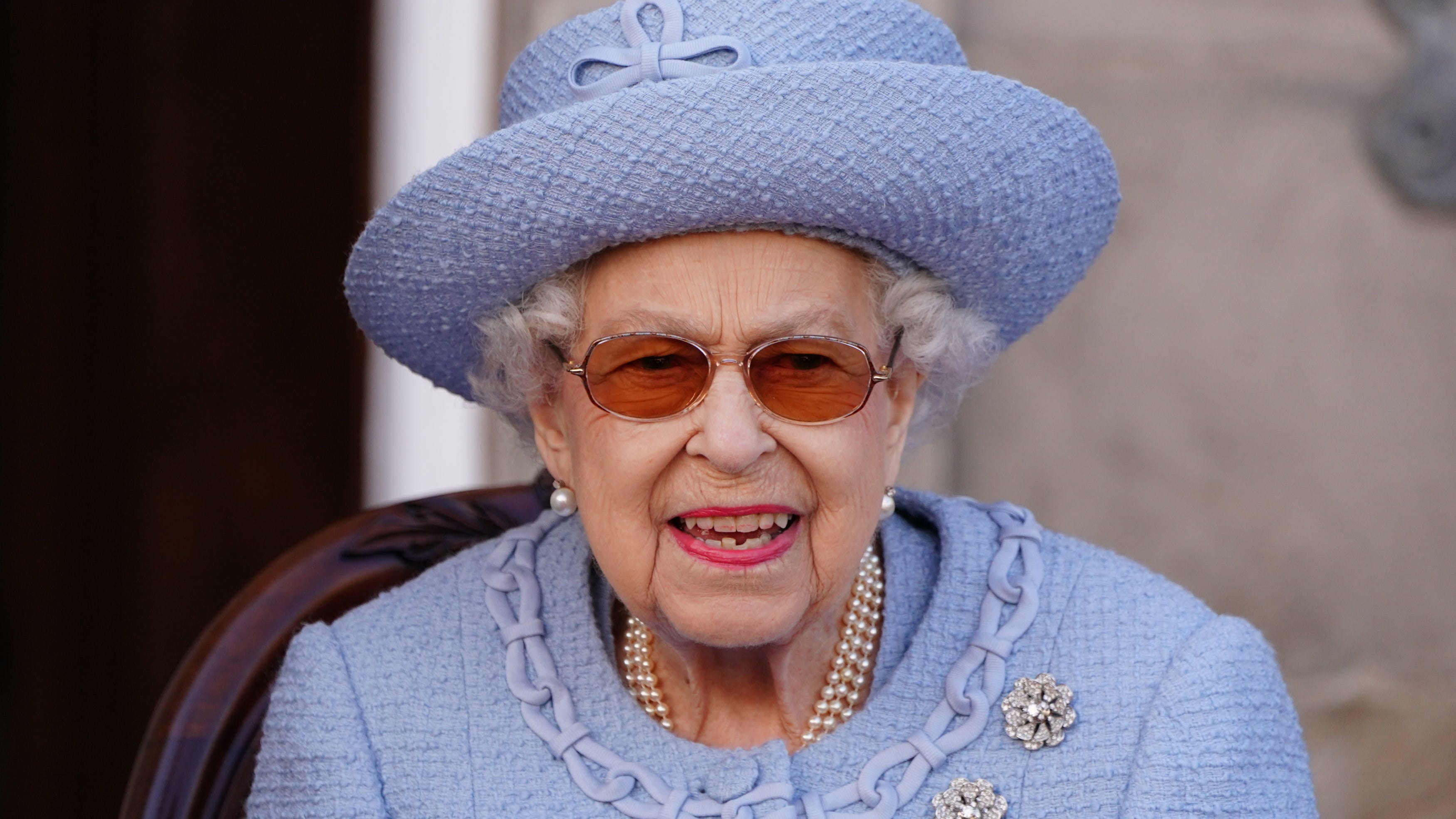 Queen Elizabeth II dead at 96, Charles becomes king
