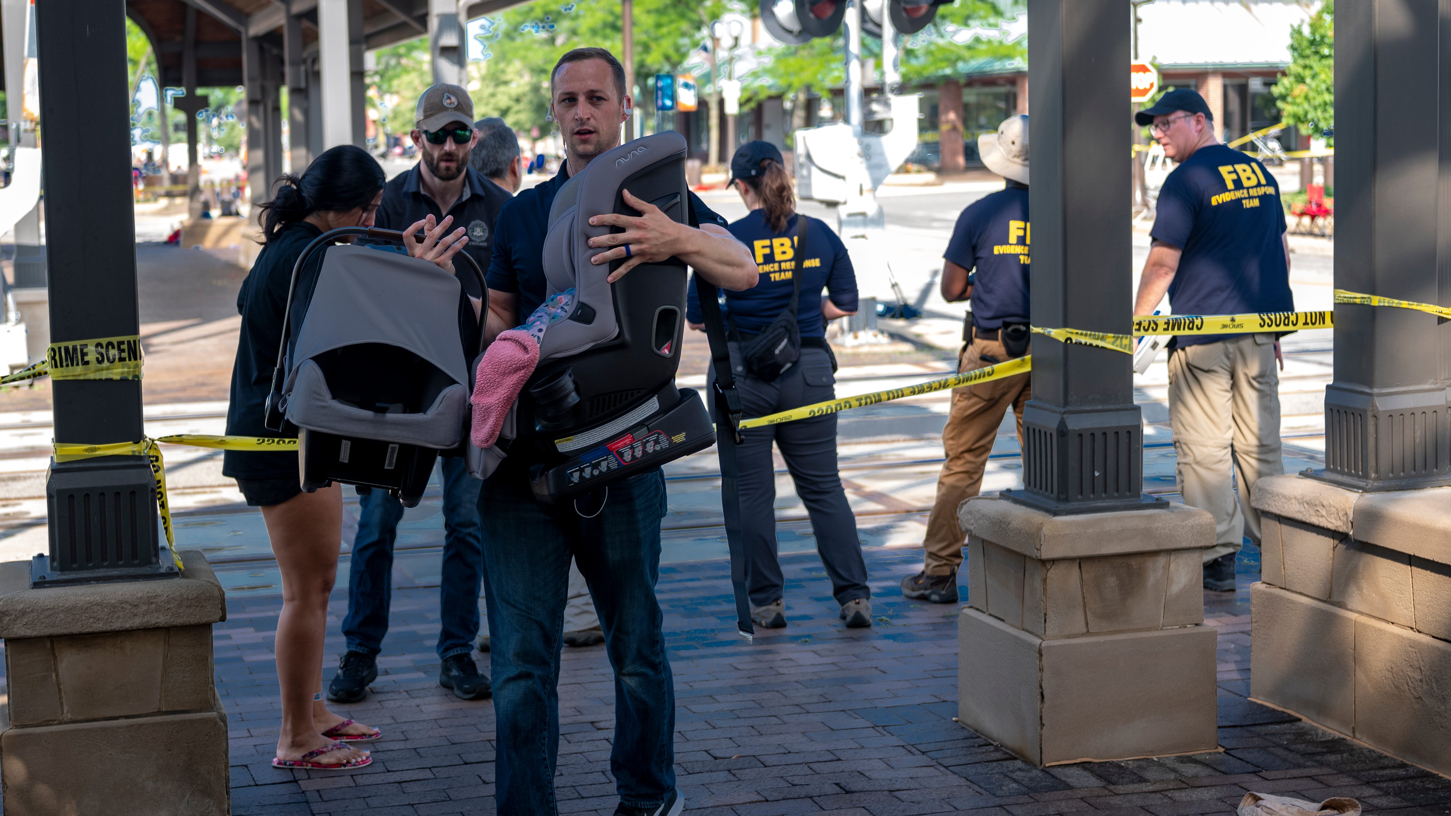 July 4 parade shooting leaves 6 dead, 30 hurt; man detained