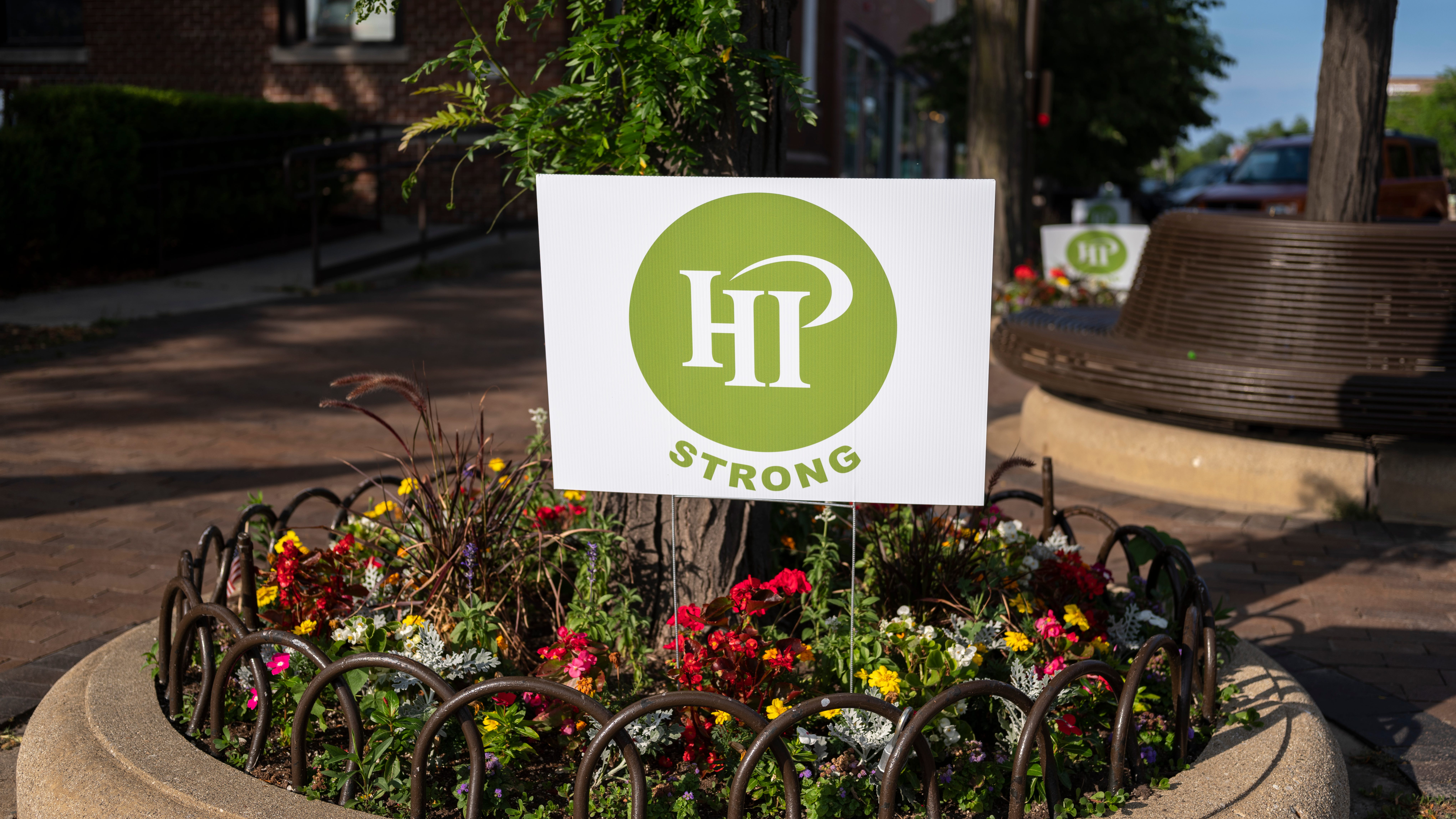 2 minutes of silence held in Highland Park this morning- marking exactly 1 week since 4th of July Parade shooting