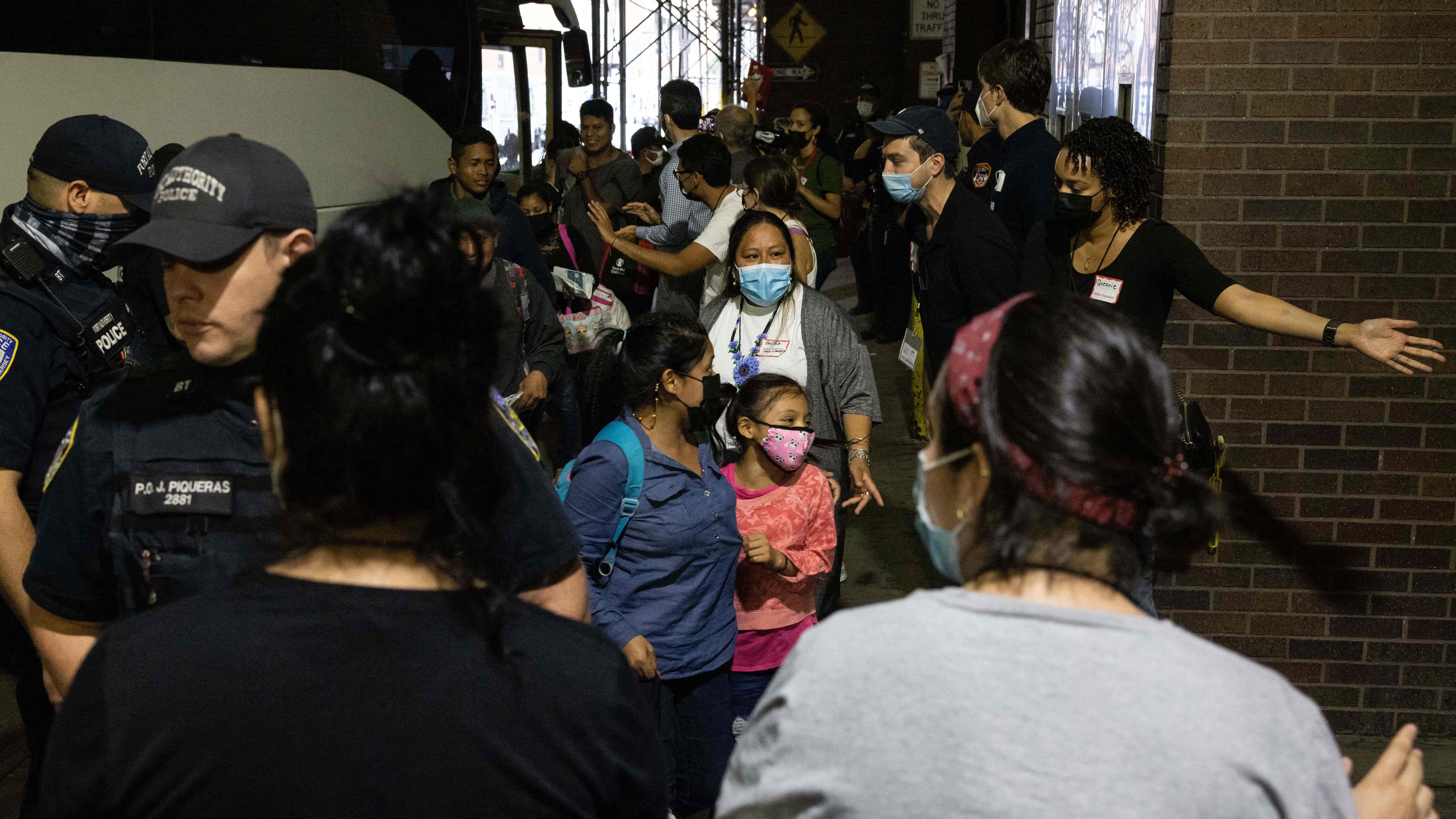 5 more buses arrive in NYC from Texas with hundreds of asylum seekers