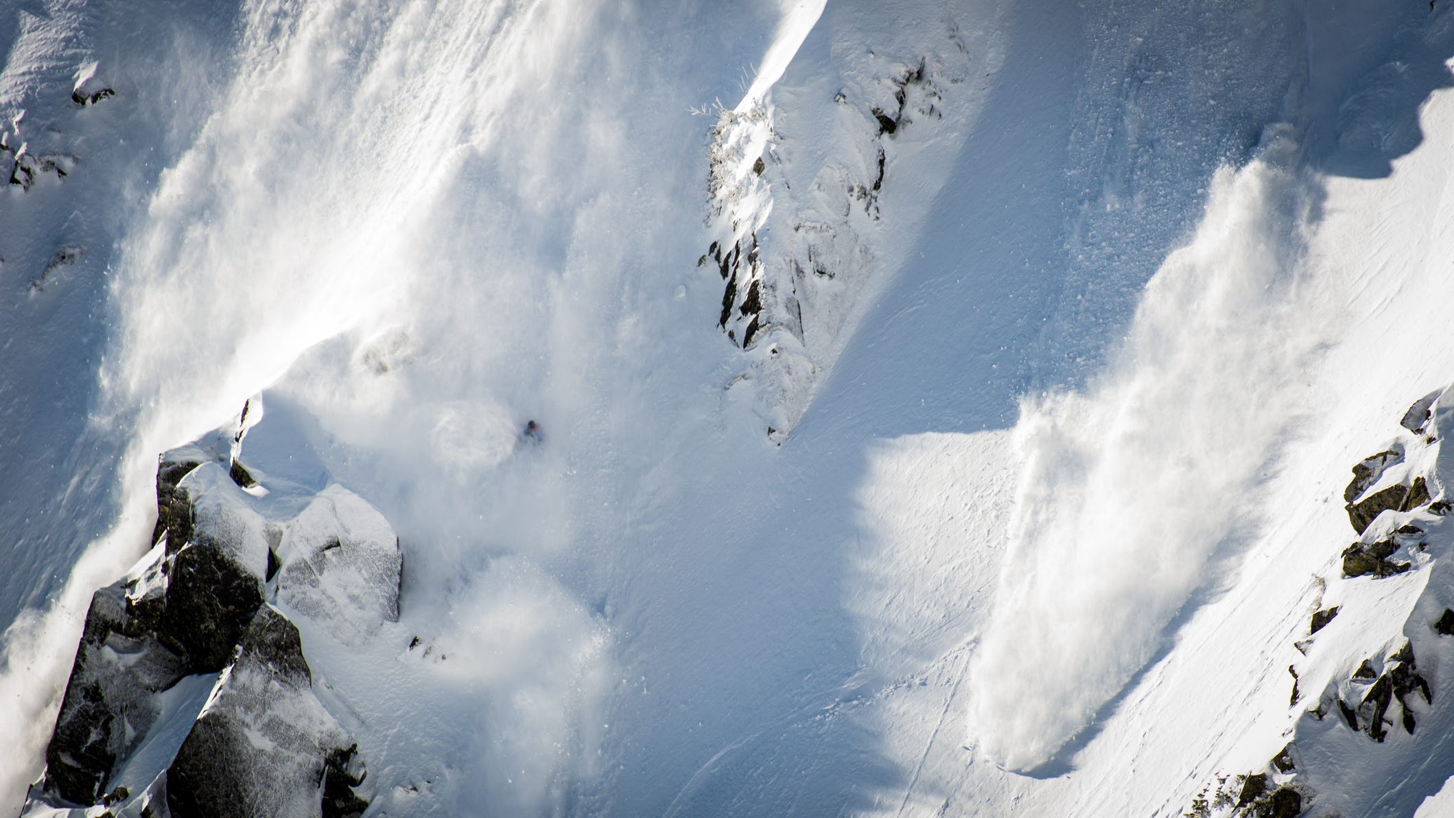 Avalanche survivor desperately searching for missing dog