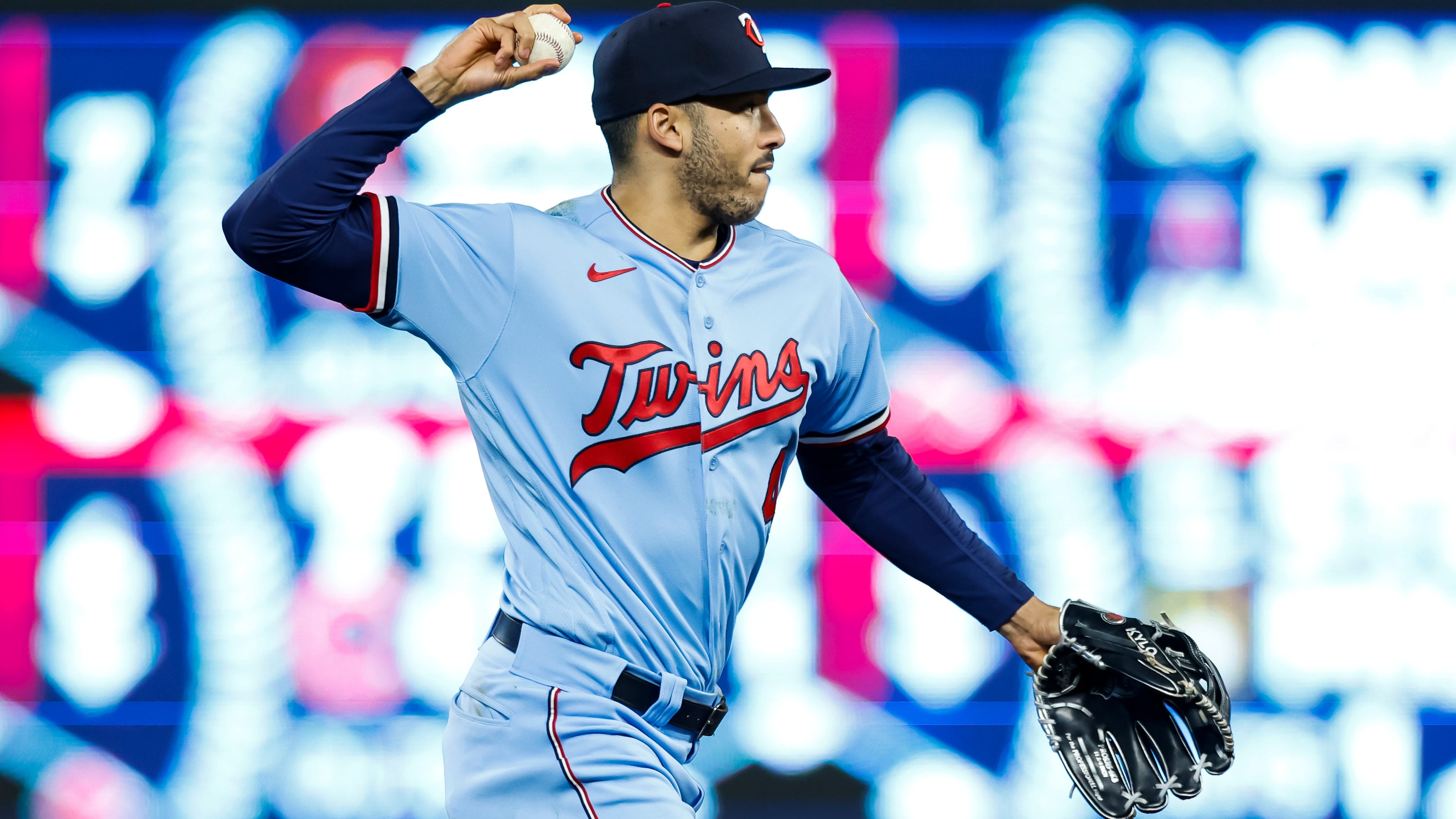 Amid ‘sticky’ negotiations with Mets, Carlos Correa reportedly in contact with ‘at least one other team’
