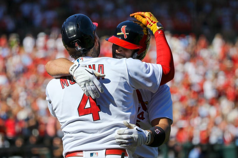 pujols and molina hugging