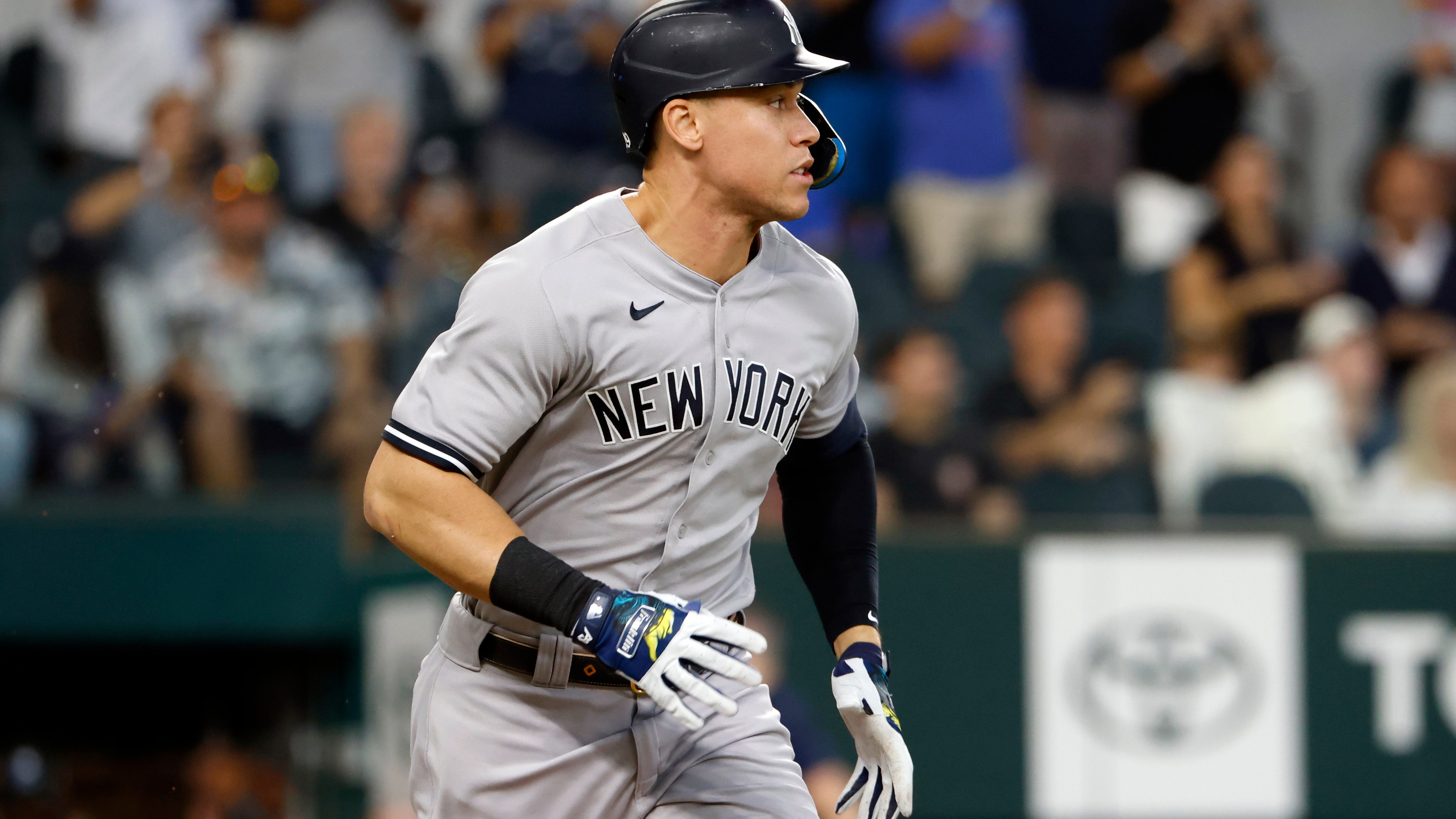 Aaron Judge slams helmet in frustration as chase for 62 nears an end