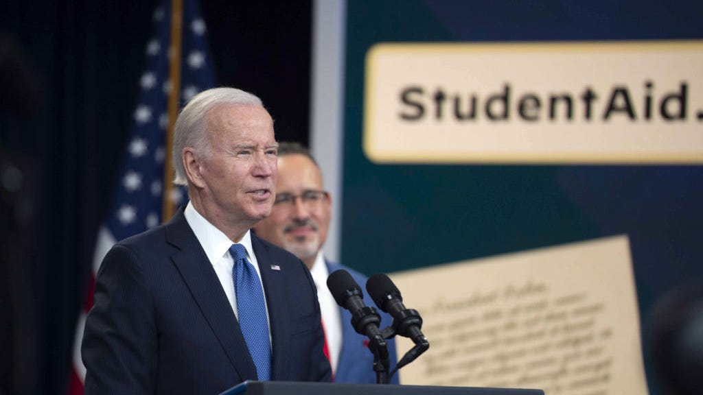 Appeals court blocks Biden's student debt cancellation plan