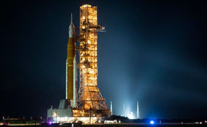 Artemis 1 Orion rocket on launch pad