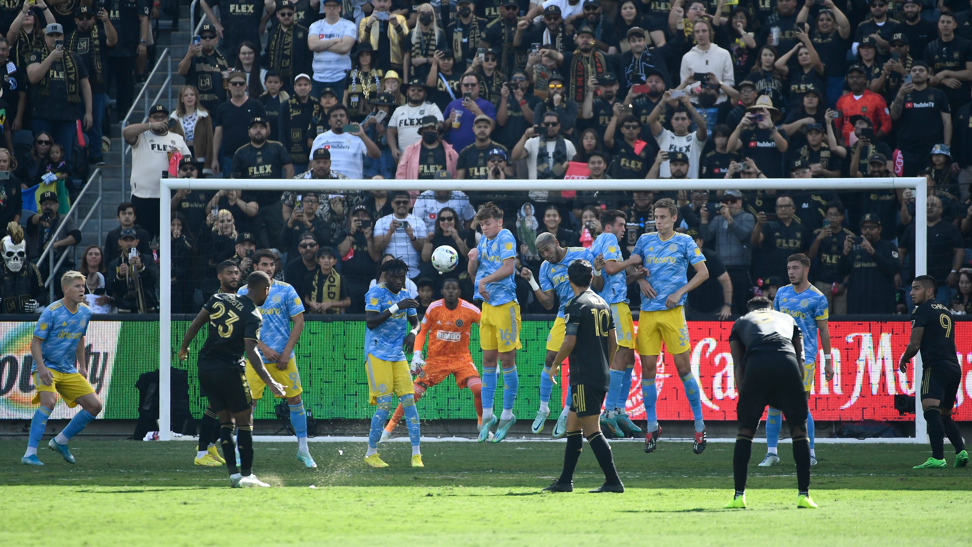 LAFC, with La Salle grad as goalkeeper, stop Union from winning 1st MLS Cup