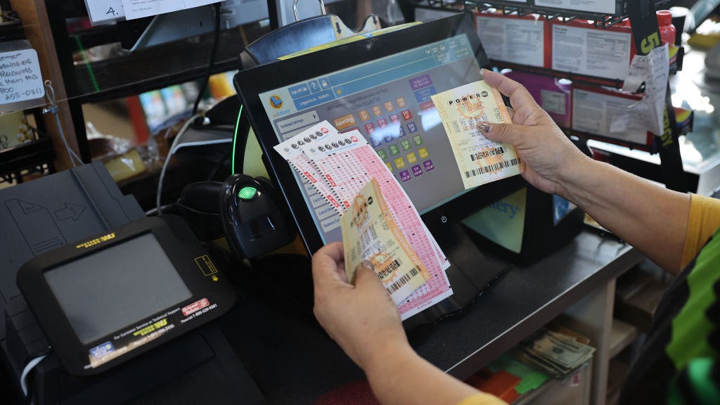 Technical issues delay Monday night's $1.9 billion Powerball drawing, numbers finally revealed