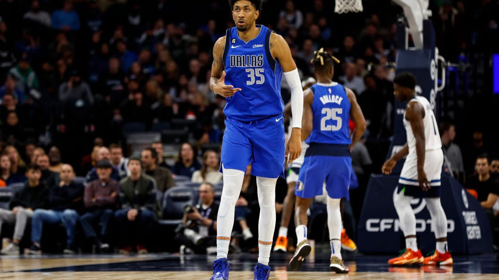 Mavs' Christian Wood offered extension amid trade rumors
