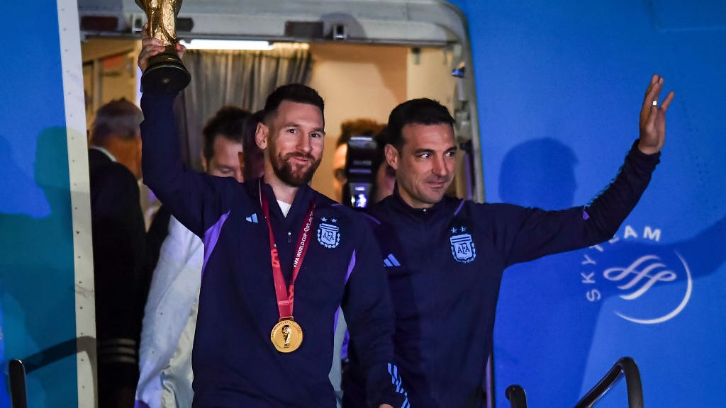 Scaloni: 'Llevaremos a Messi a jugar el próximo Mundial'