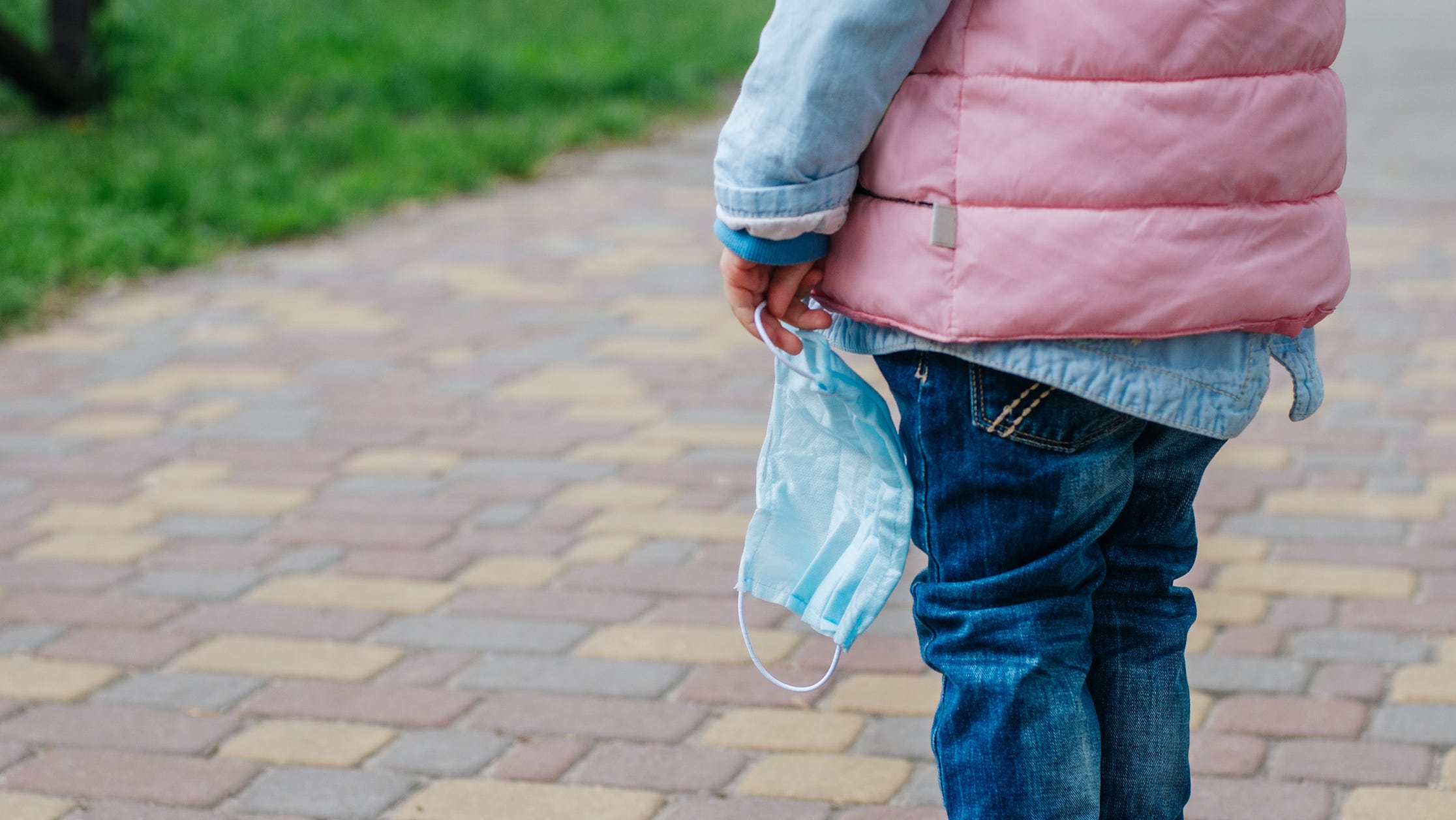 Illinois schools respond differently to judge's order on mask mandate
