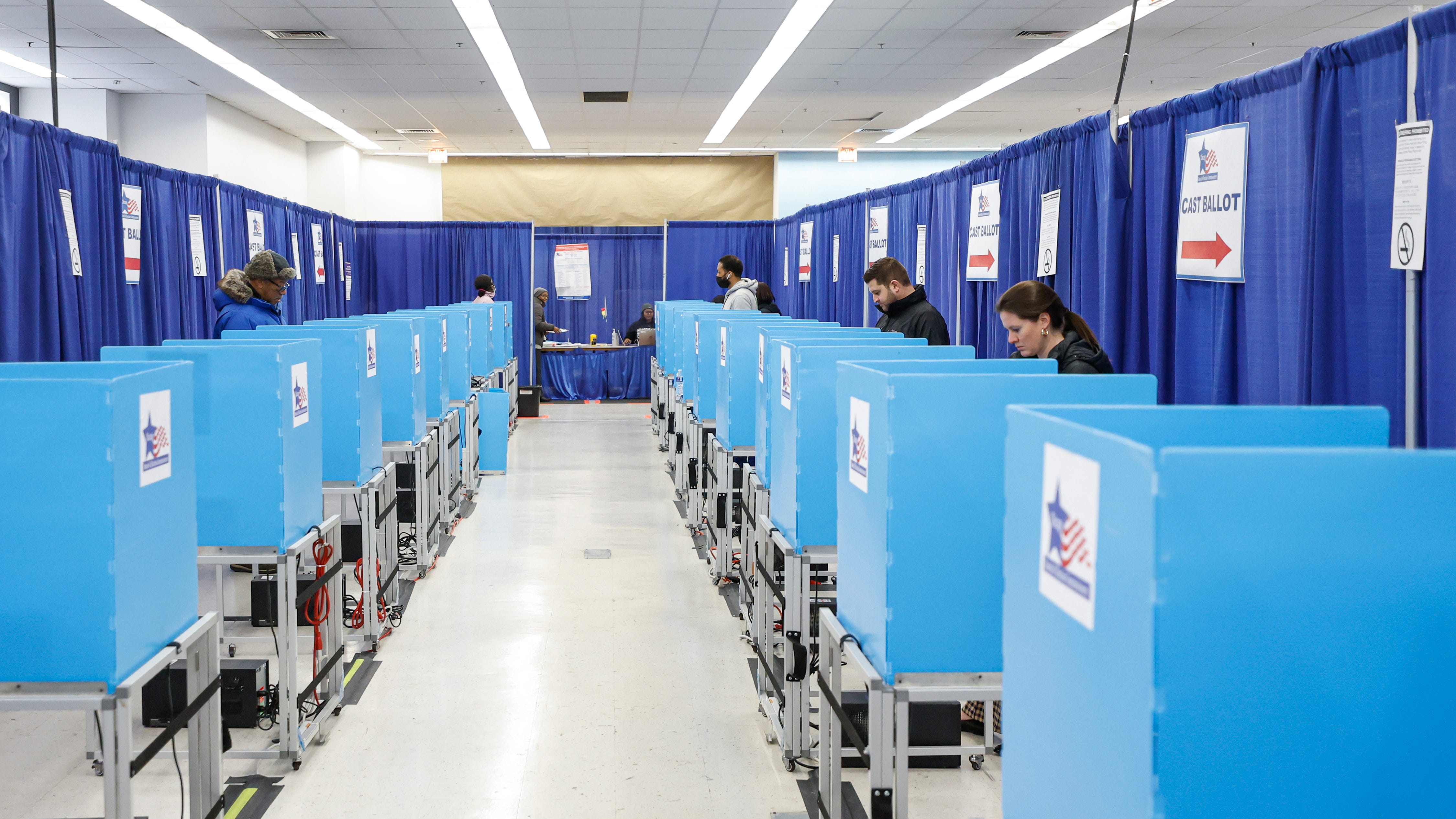 Young Chicago voters show sluggish turnout on election day