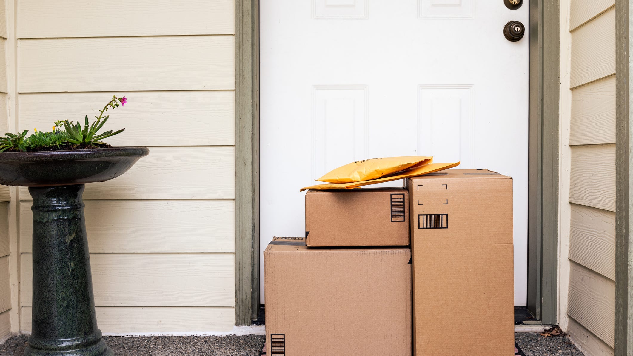 ‘Porch pirates’ responsible for stealing 260 million packages, worth $19.5B, over the last year