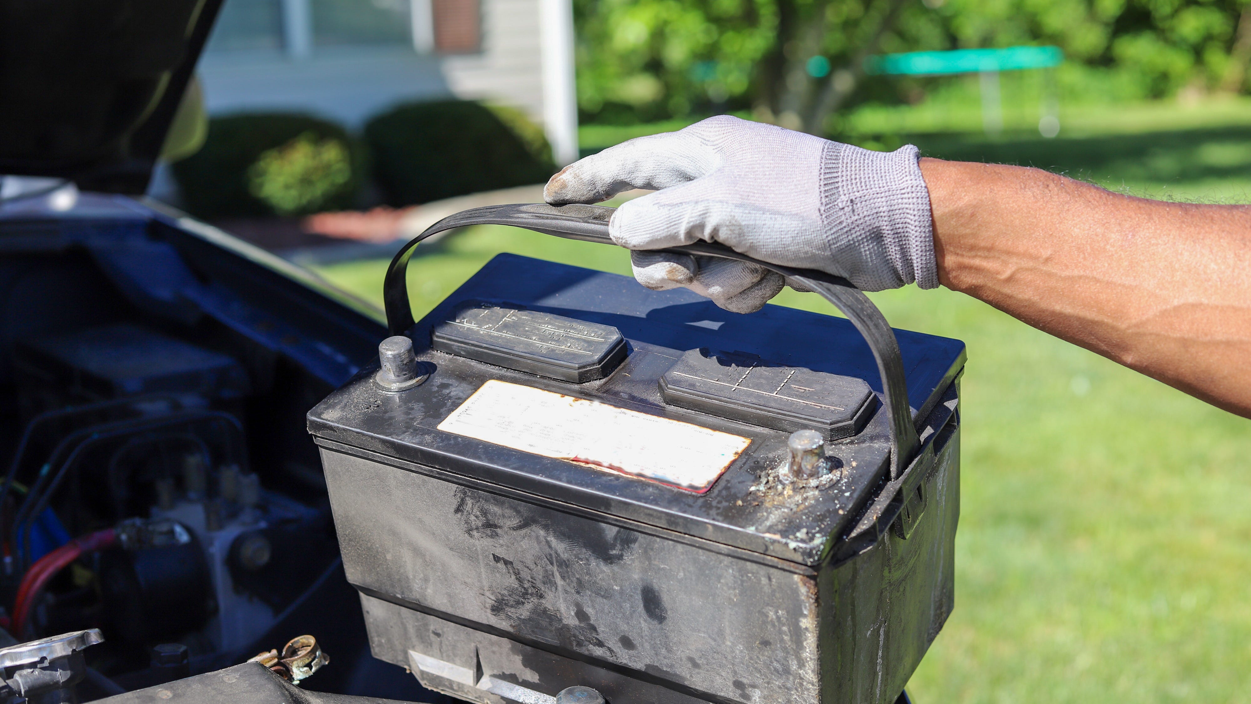 AAA to Pittsburgh area drivers: be careful of heat-worn car batteries during 4th of July travel