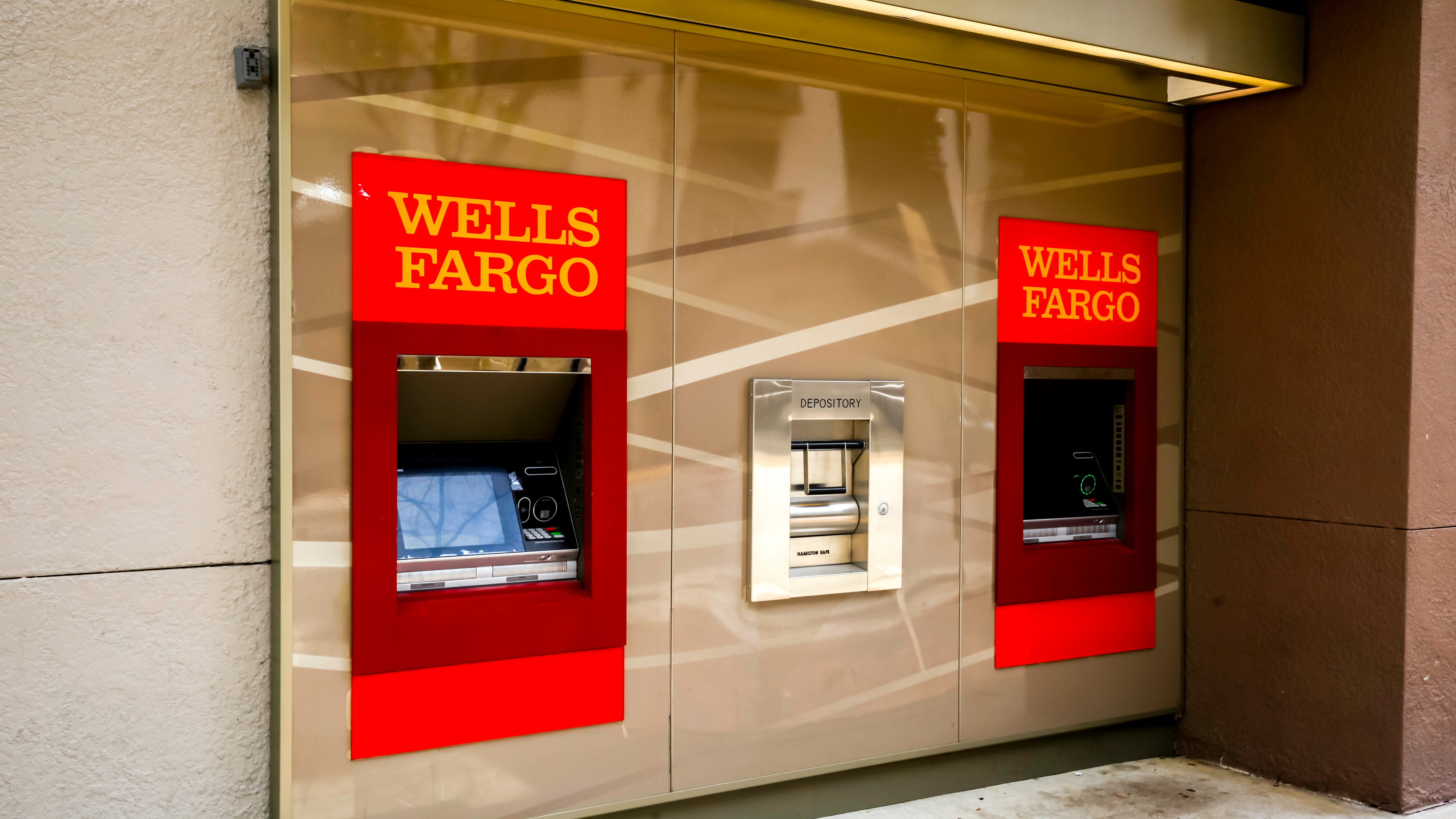 Wells Fargo ordered to pay $22 million to fired manager