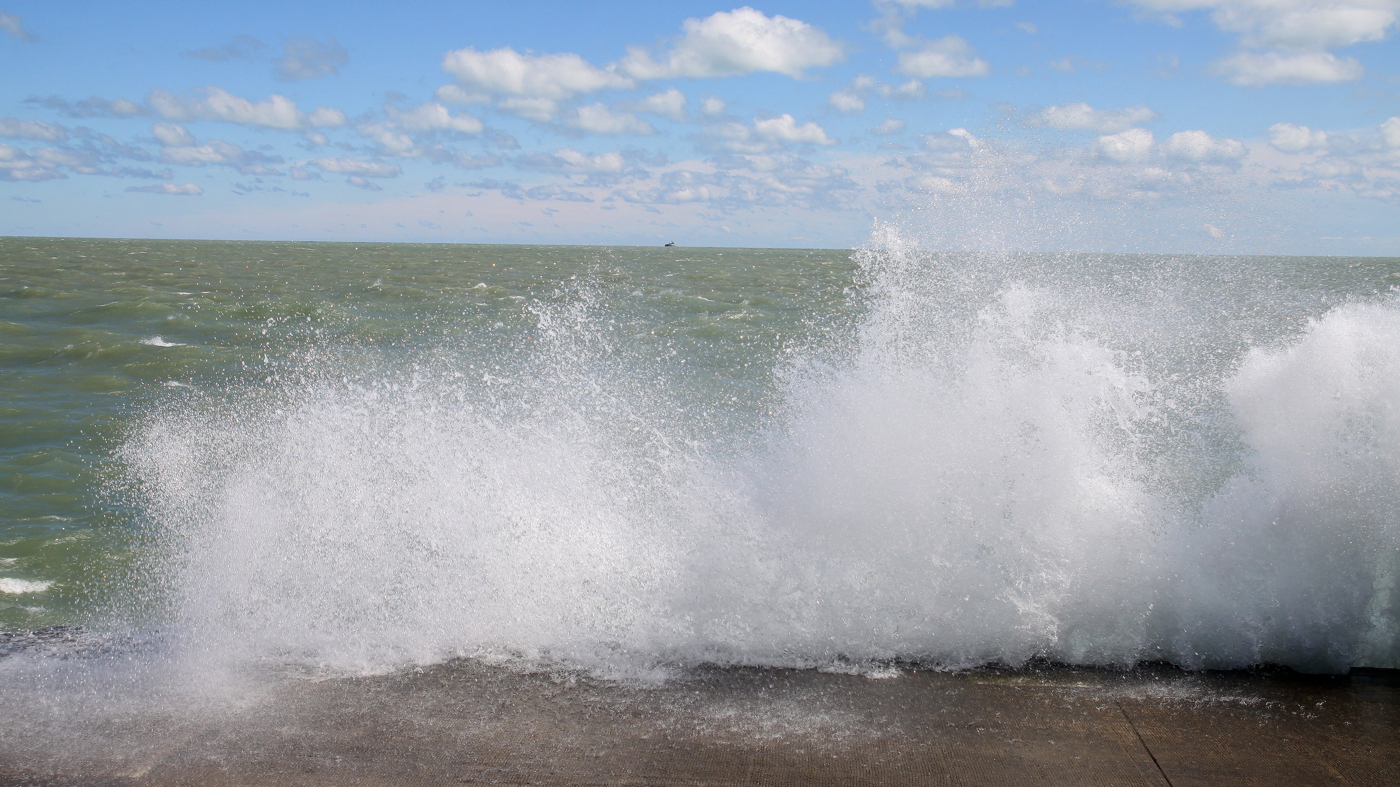 Man drowns on final day of Chicago's beach season: Police
