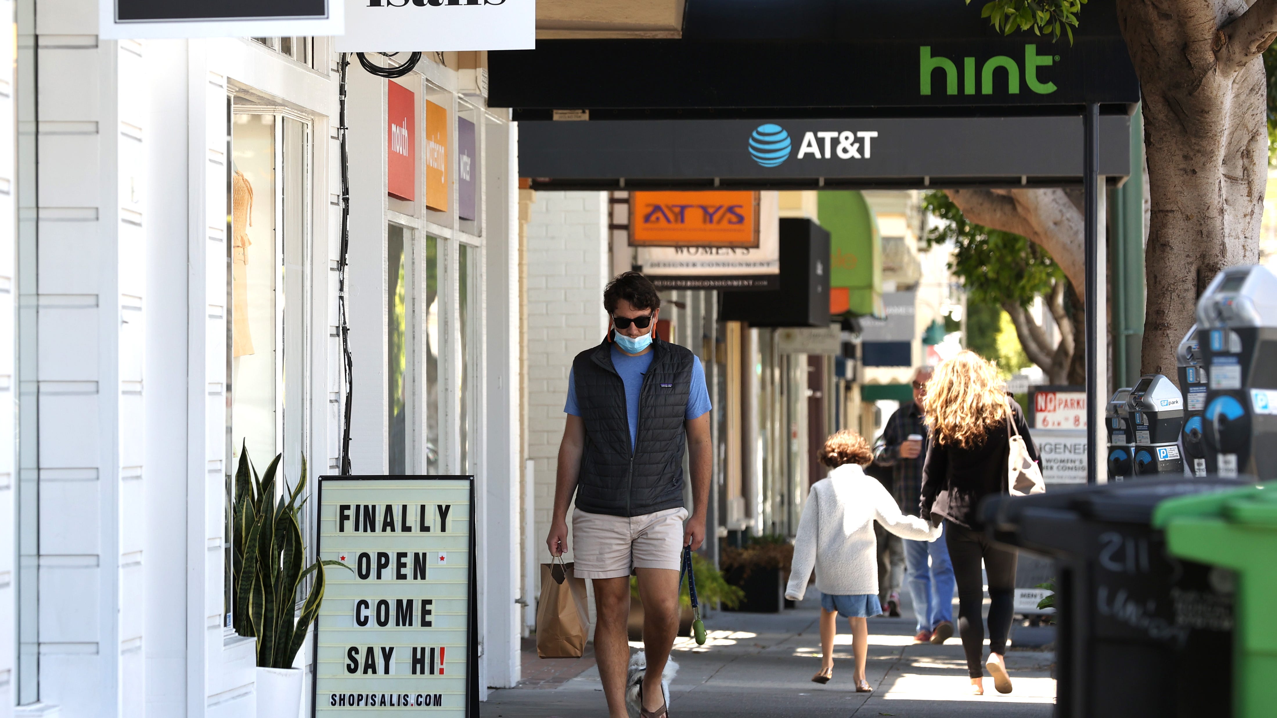 San Francisco announces distribution of grants to small businesses