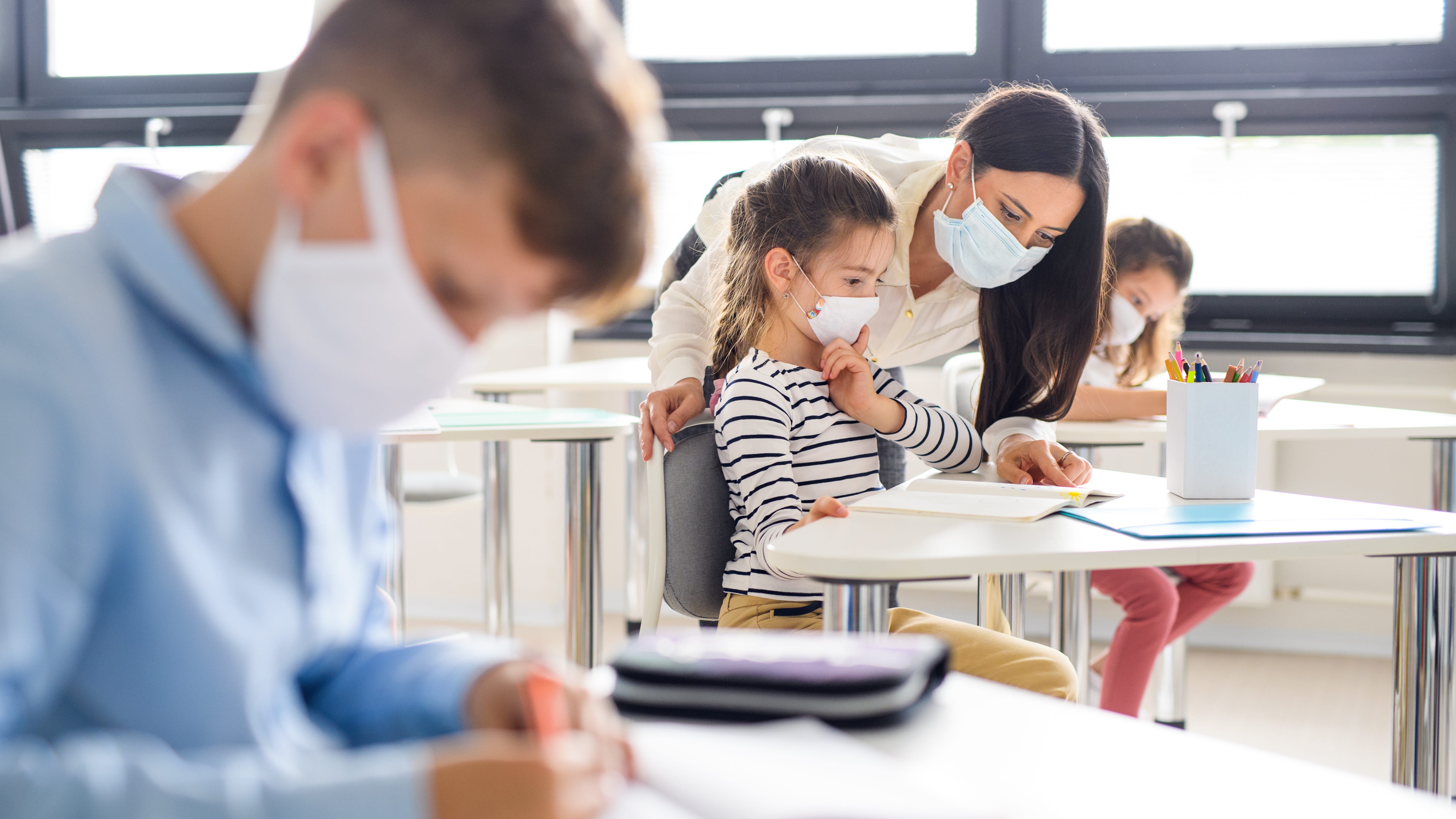 CPS will ‘stay the course’ despite downstate judge ruling to halt Pritzker’s mask mandate