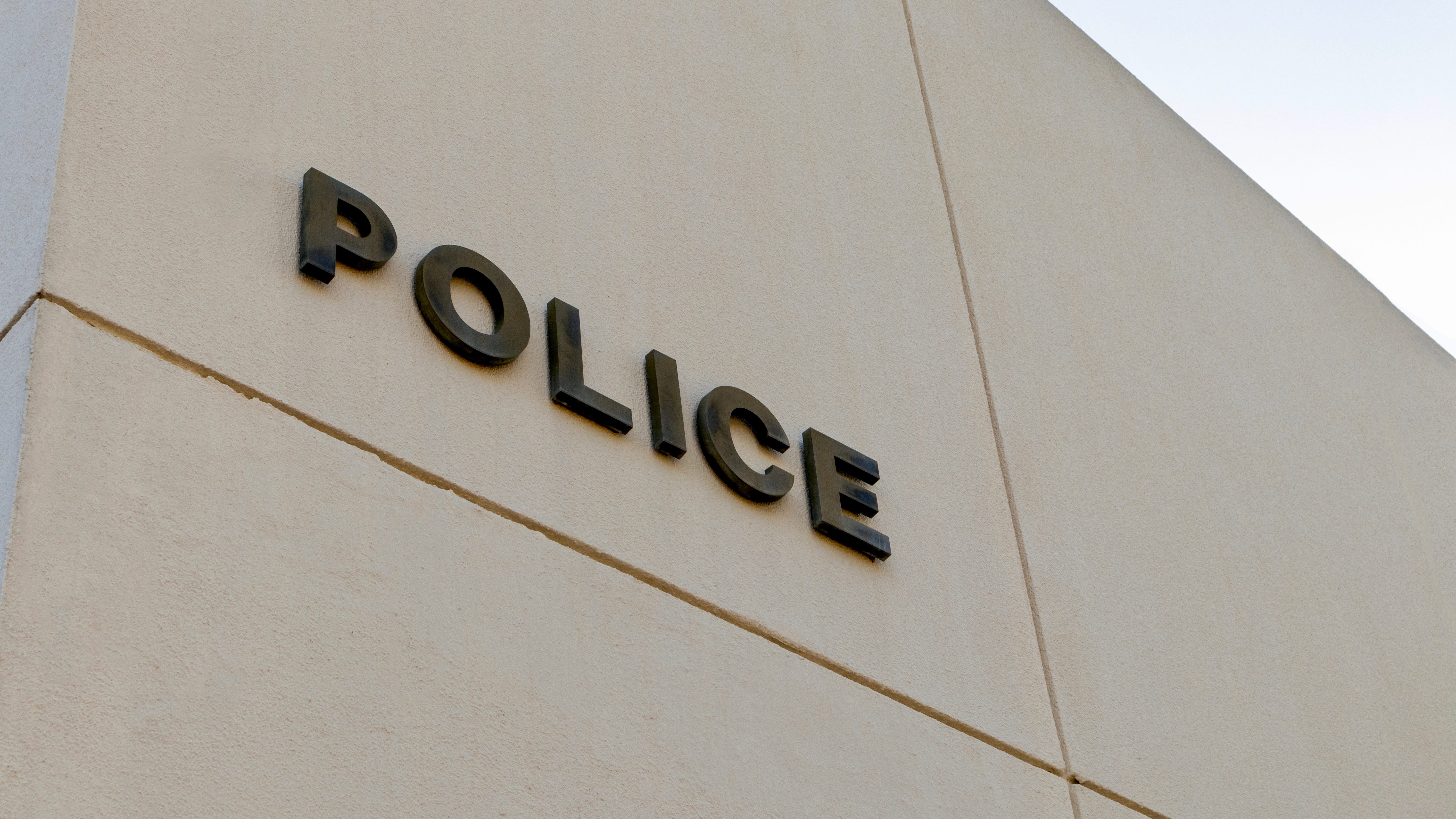 Chicago Police union files complaint over use of police stations to house migrants