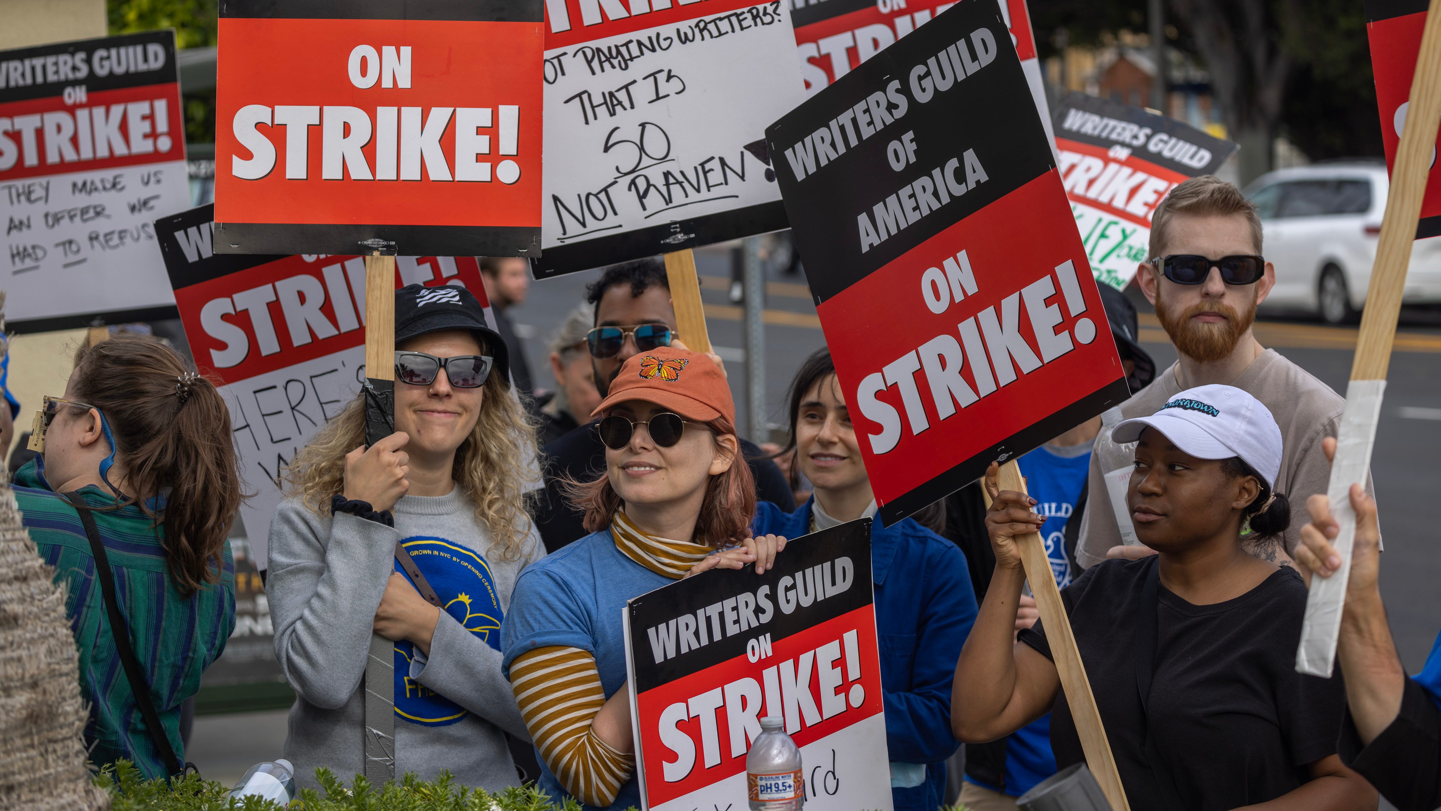 L.A. City Council passes resolution supporting WGA strike
