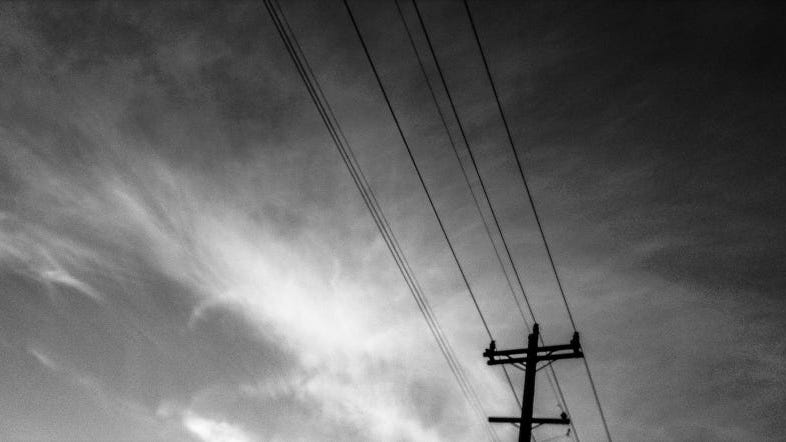 Wind advisory upgraded to warning as power outages affect metro Detroit