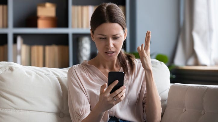 Woman catches man cheating by spotting another woman’s reflection in photo