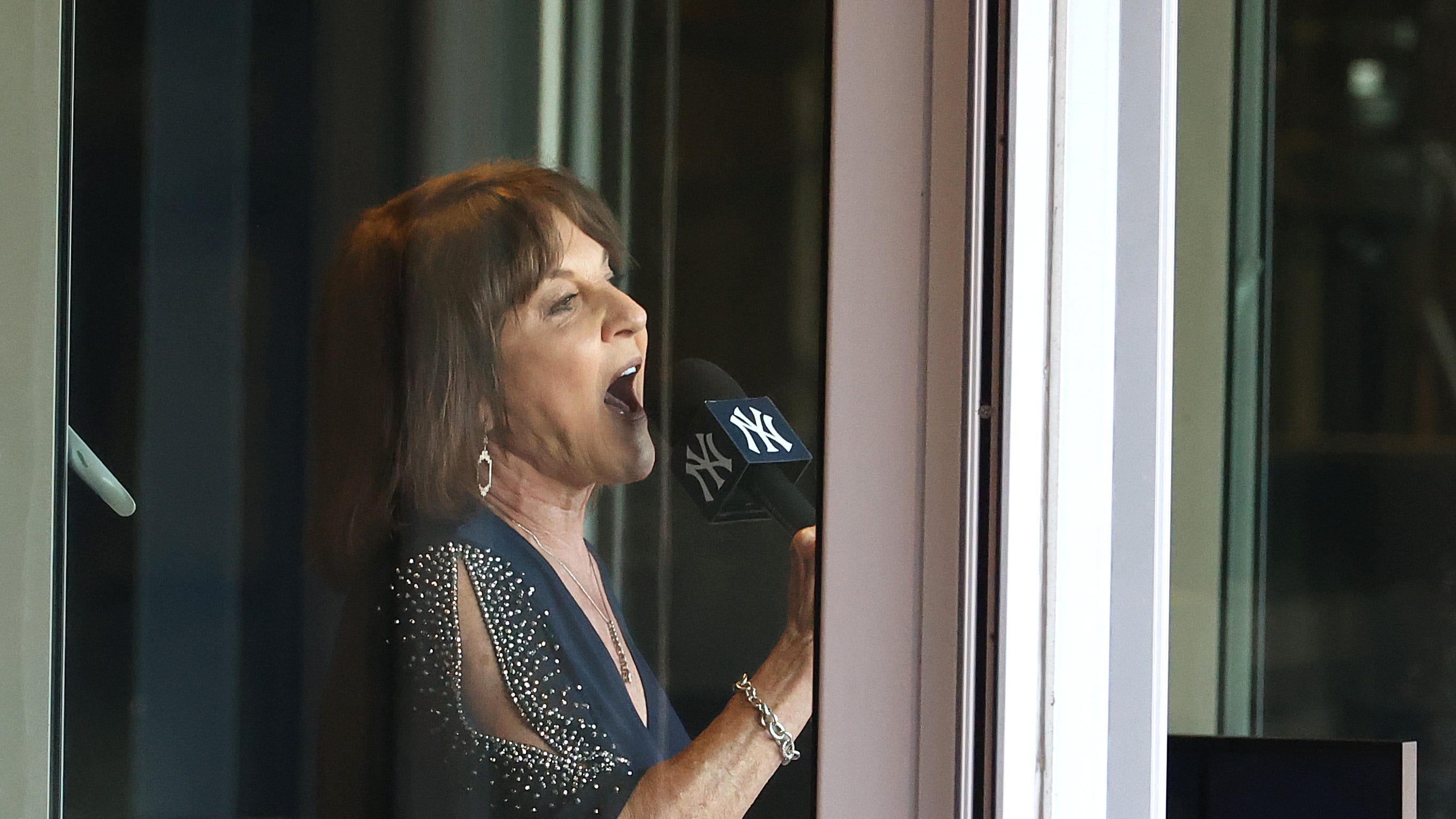 Suzyn Waldman sings National Anthem at Yankee Stadium for second time in as many seasons
