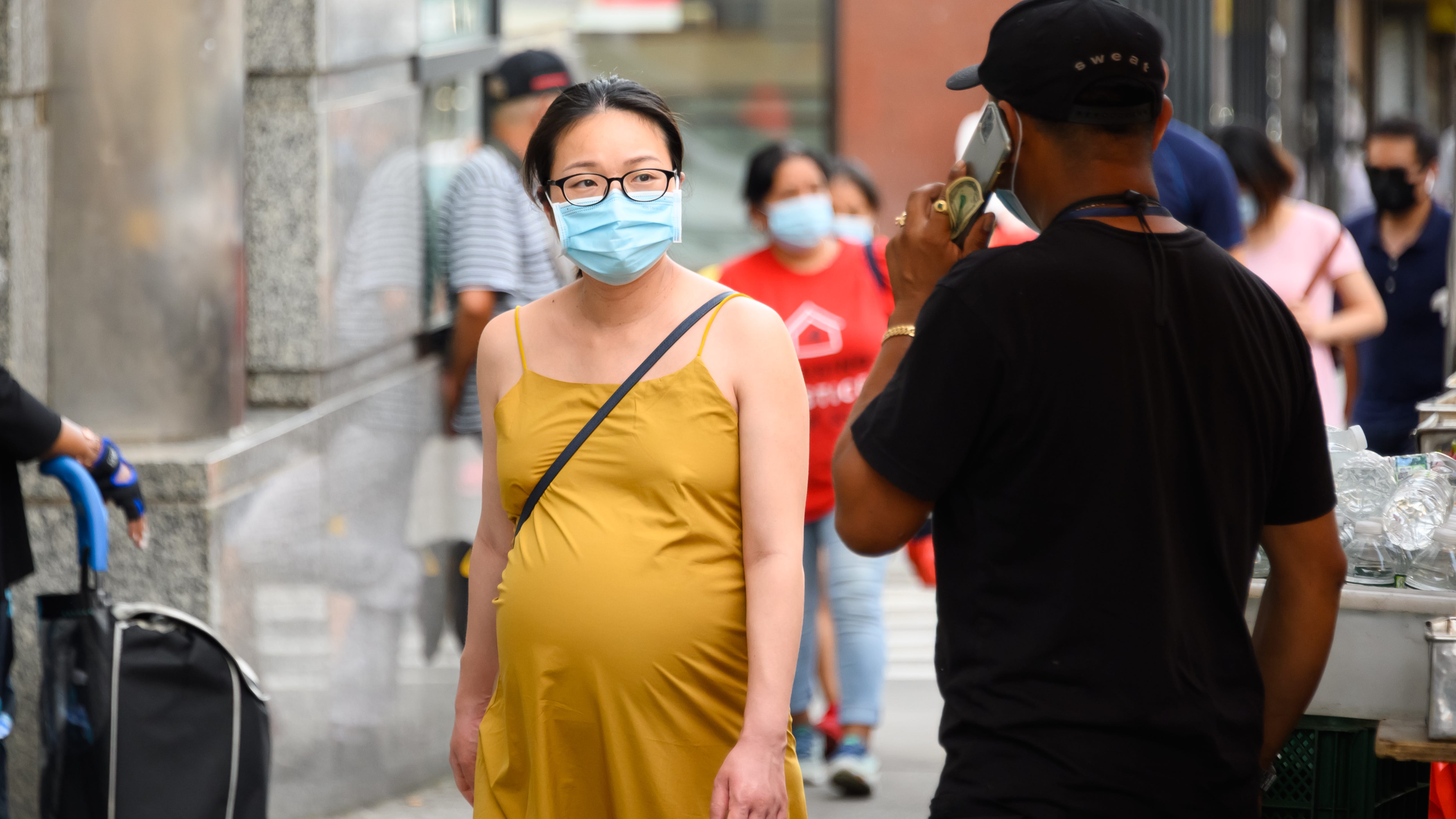 OB-GYN explains why he recommends COVID vaccine to pregnant patients