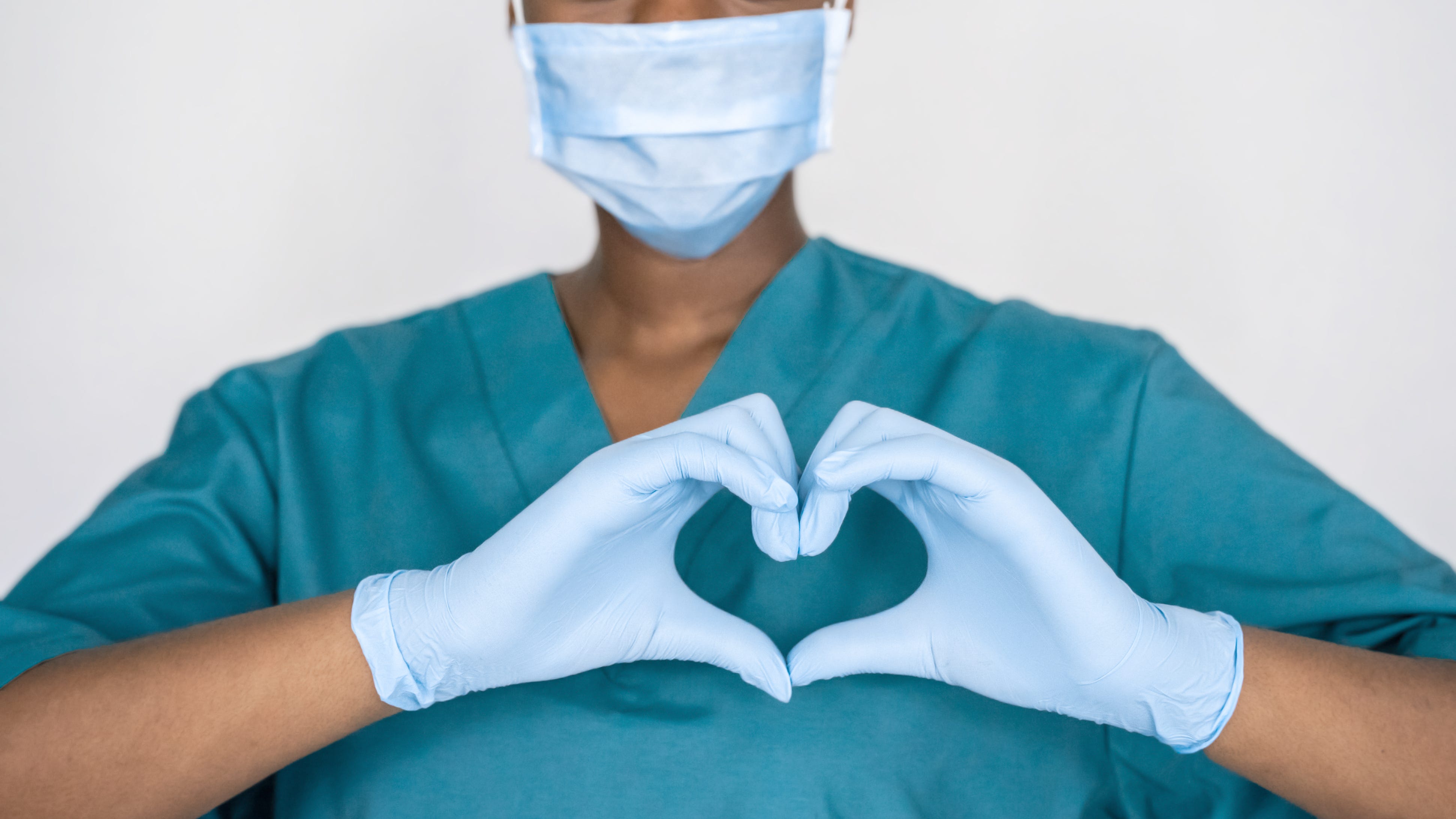 Traveling nurses head to North Texas as COVID-19 cases break records