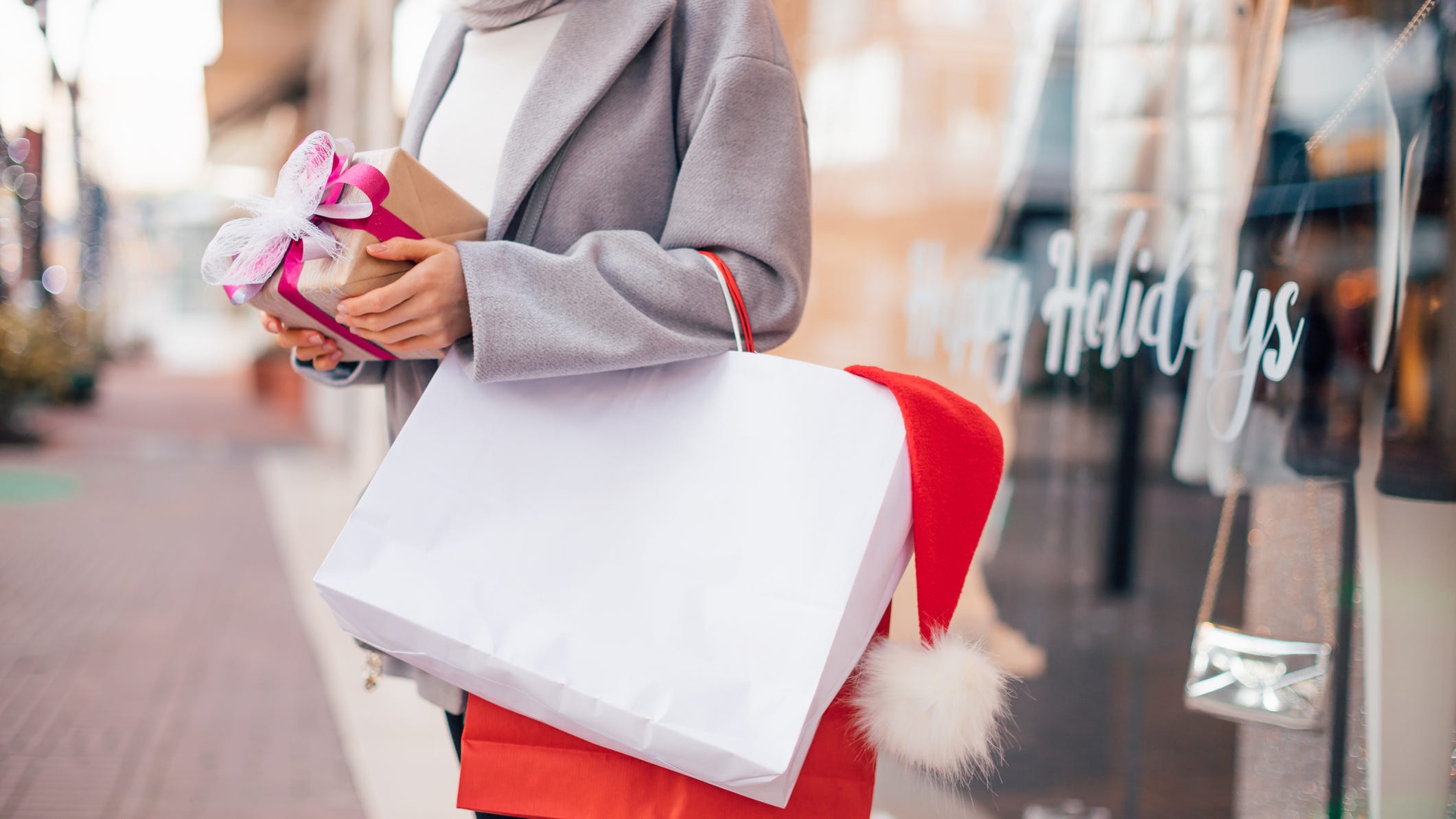 Five ways to save money on holiday shopping this season