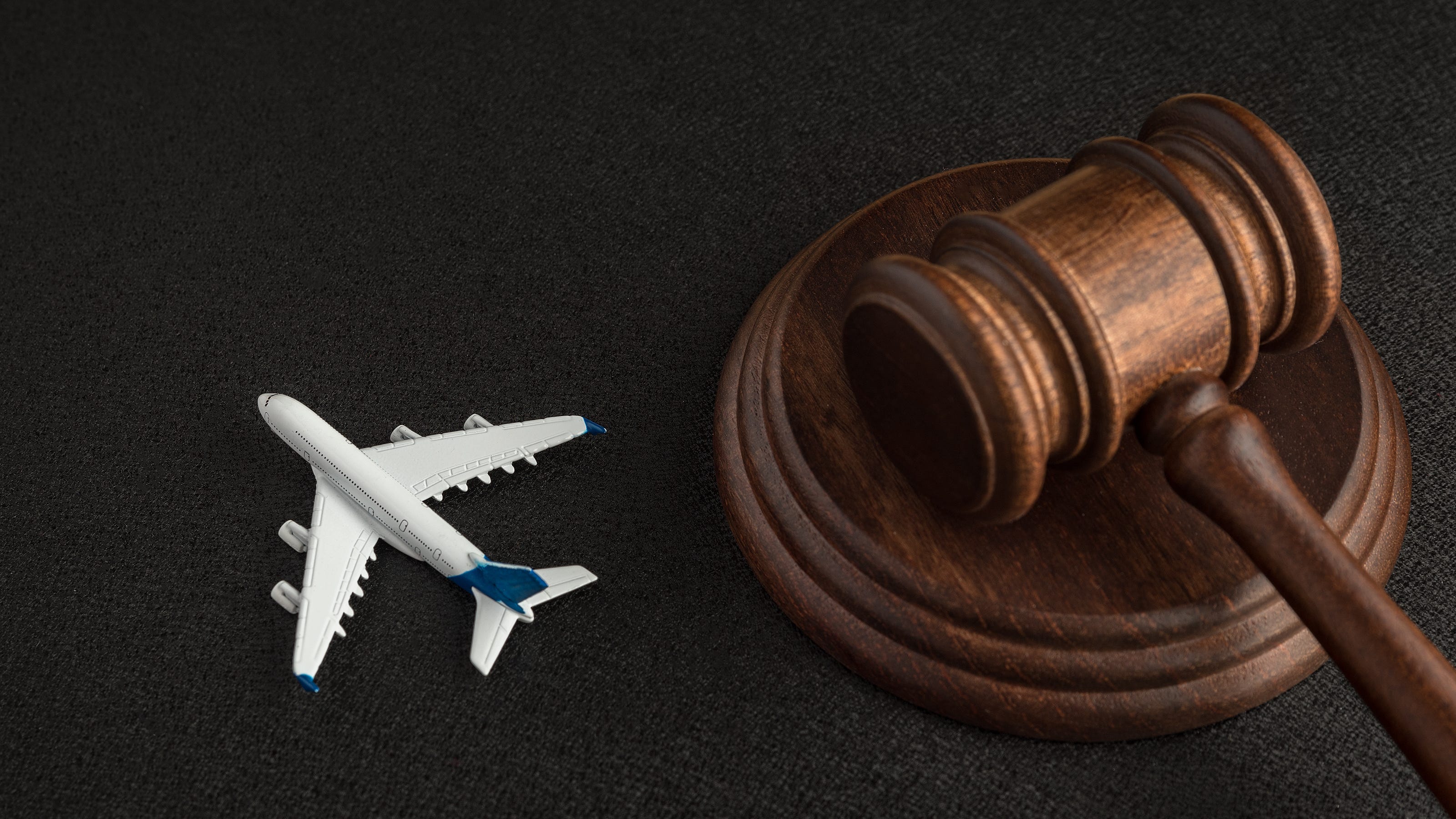 Pilot settles runway crash suit with Santa Catalina Island conservancy
